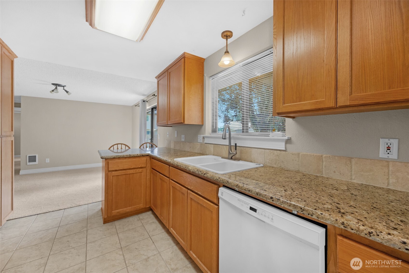 5628 95th Street Property Photo 8