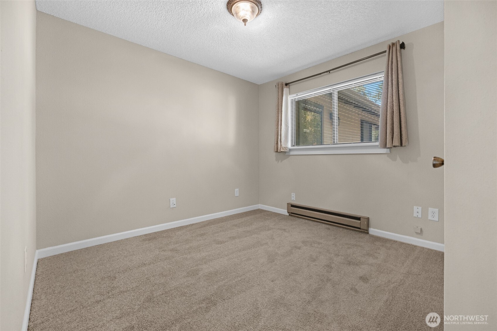 5628 95th Street Property Photo 13