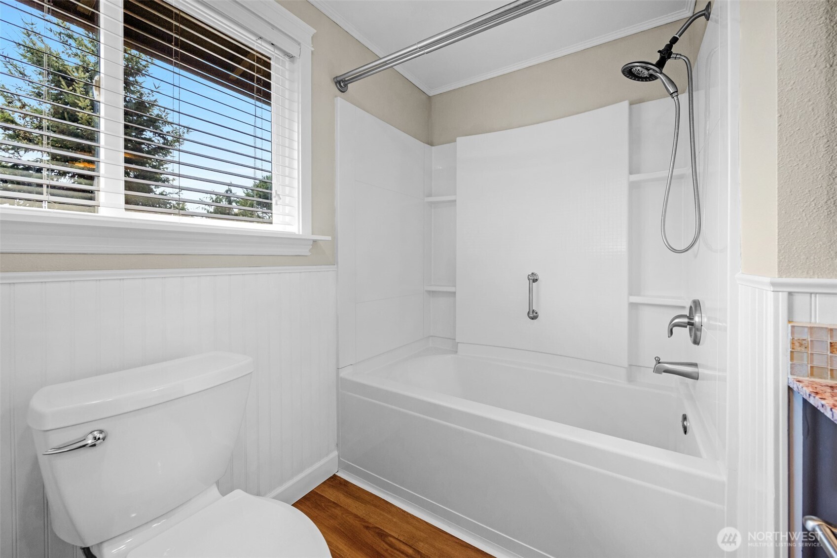 5628 95th Street Property Photo 17