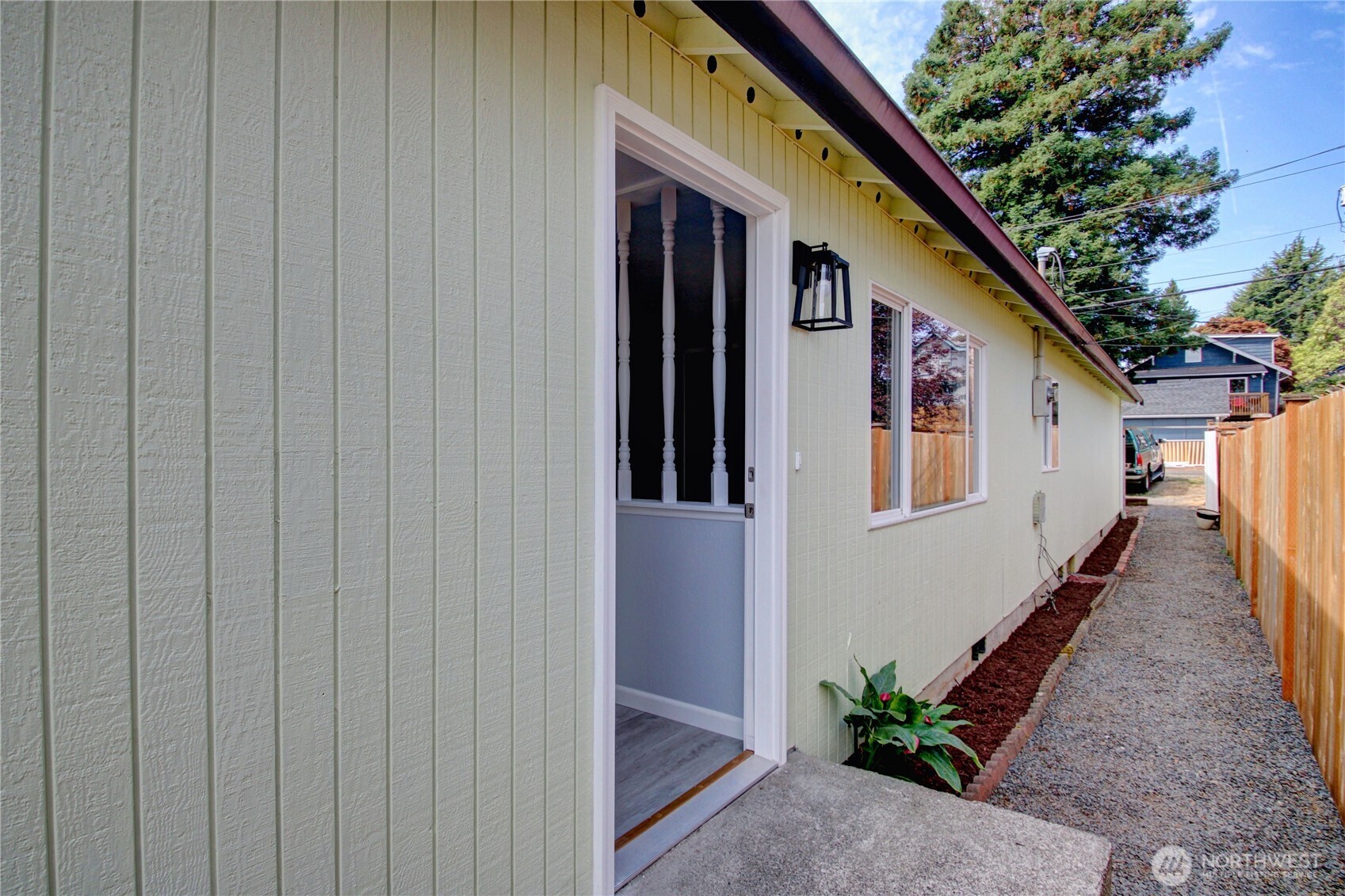 2524 Walnut Street Property Photo 1