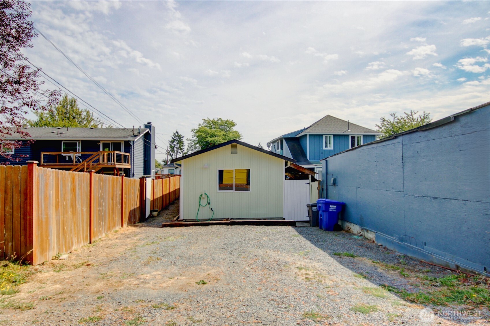 2524 Walnut Street Property Photo 4