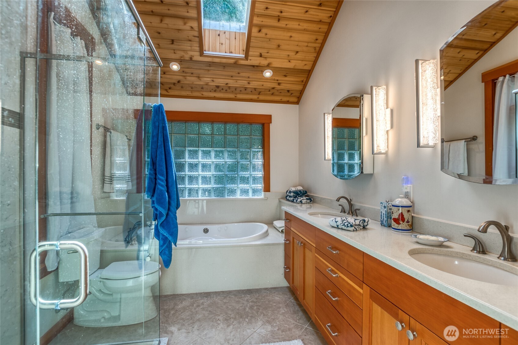 2101 Dolphin Bay Road Property Photo 7
