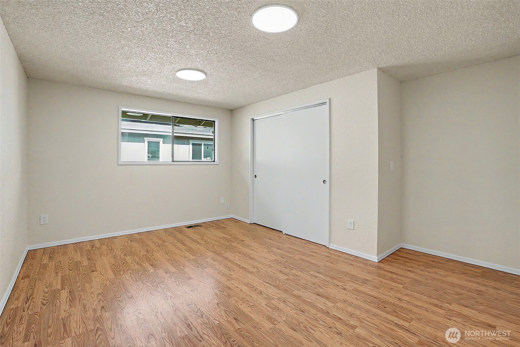 517 E 68th Street Property Photo 25