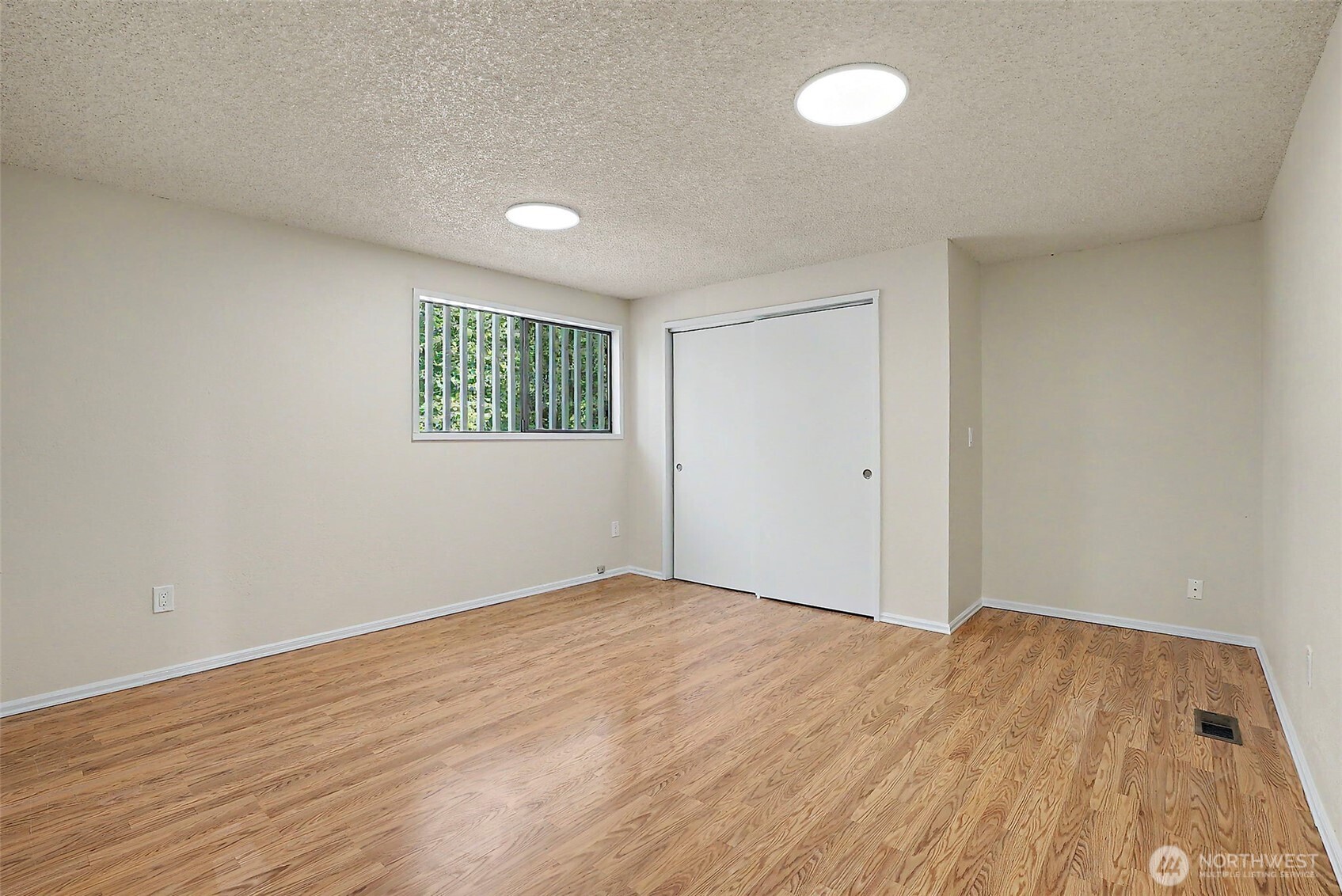 517 E 68th Street Property Photo 26