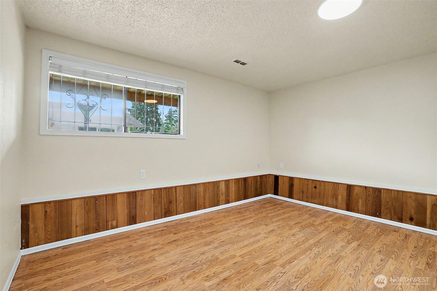 517 E 68th Street Property Photo 28