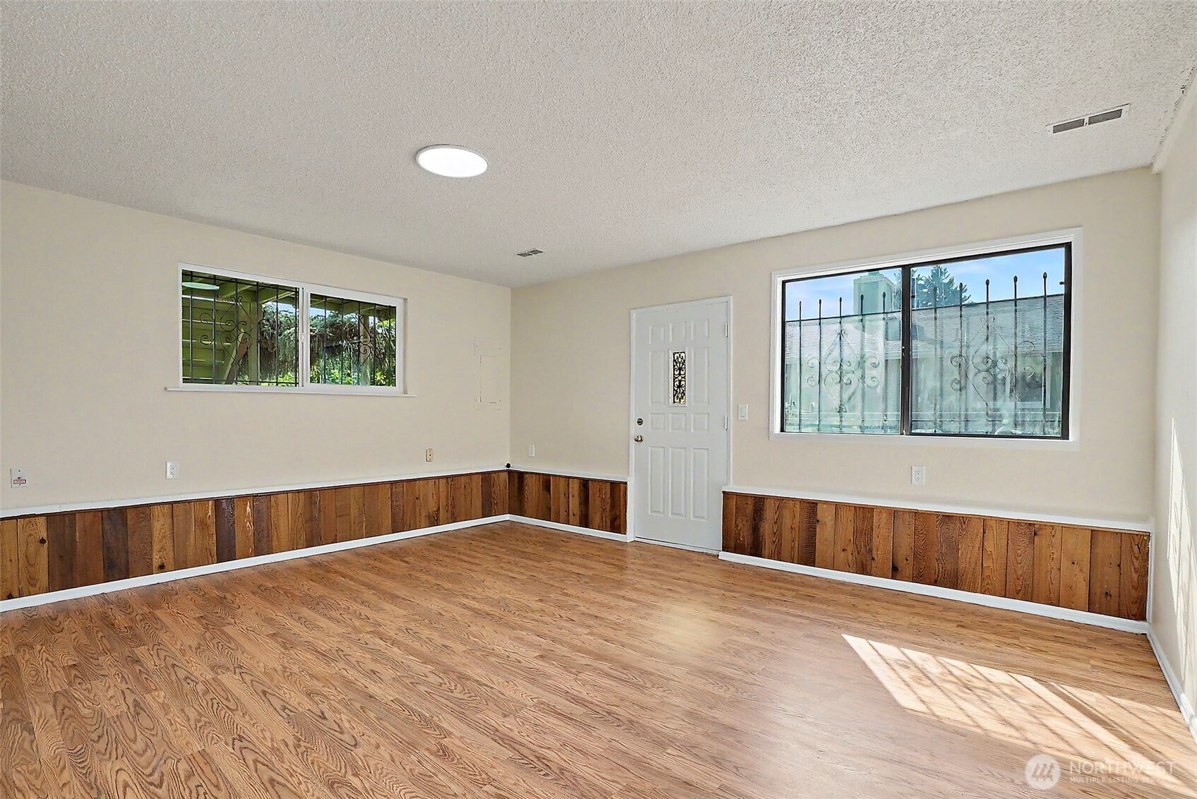 517 E 68th Street Property Photo 31