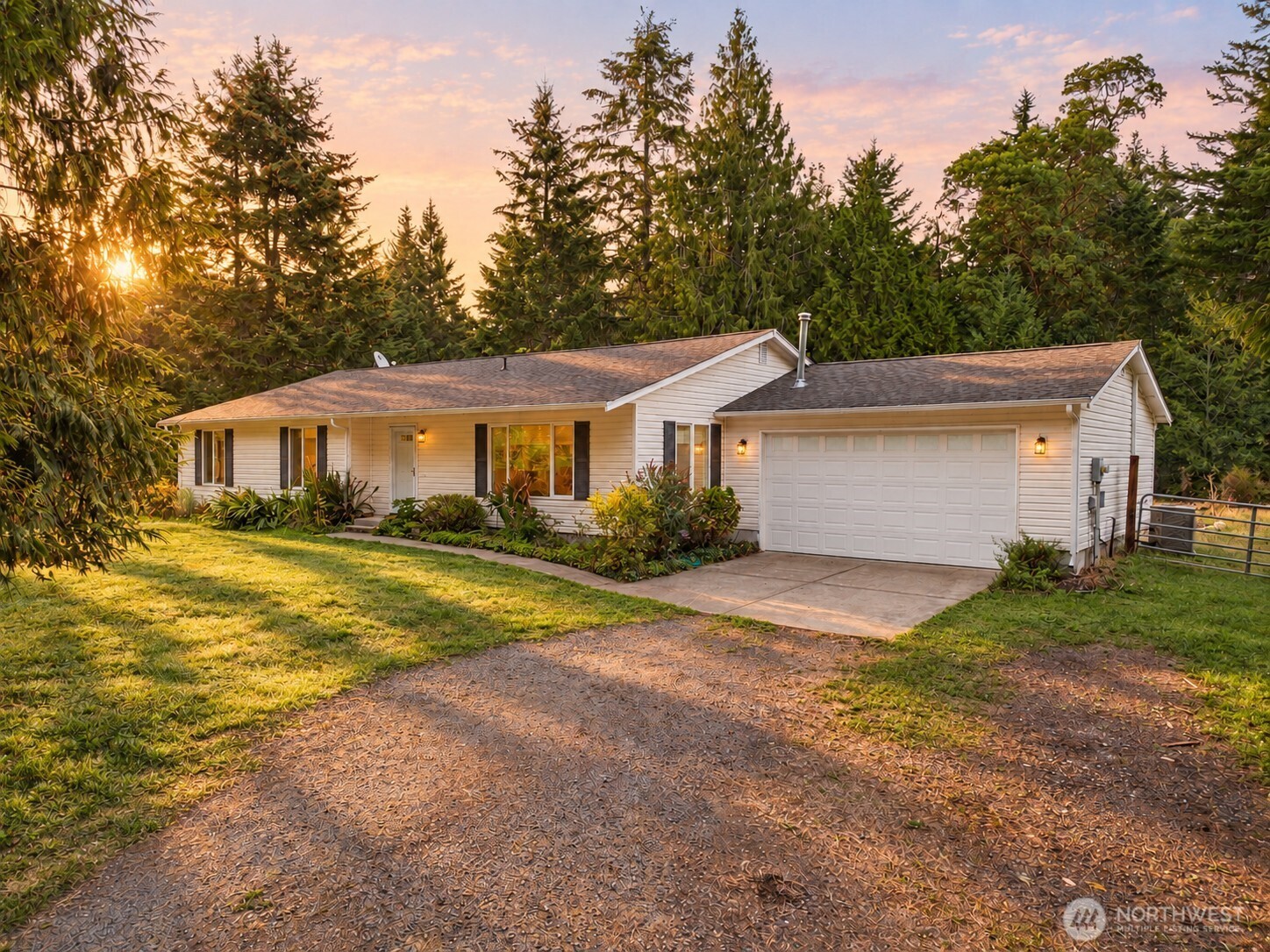 1011 E Sunset Hill Road Property Photo 1