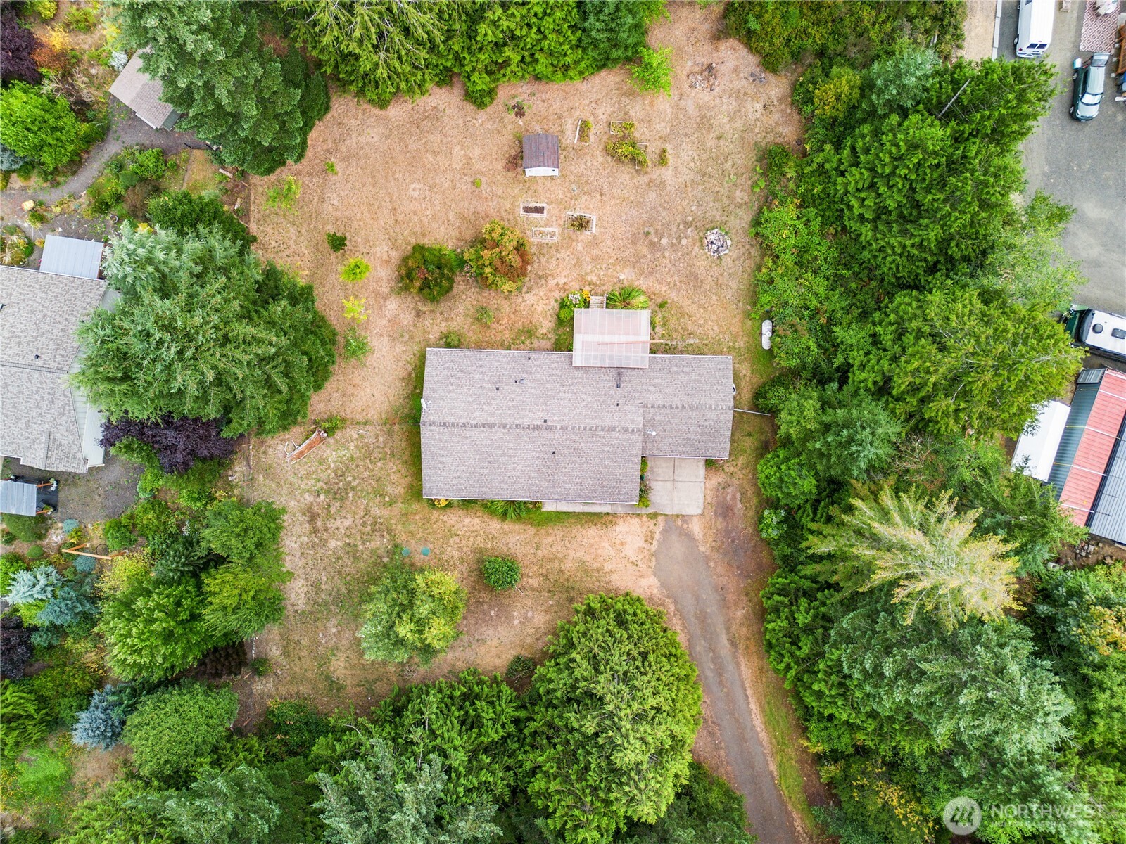 1011 E Sunset Hill Road Property Photo 3