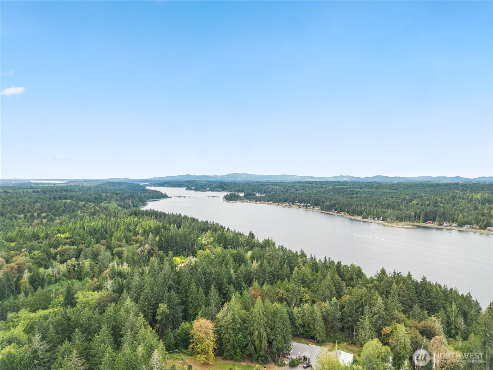 1011 E Sunset Hill Road Property Photo 4