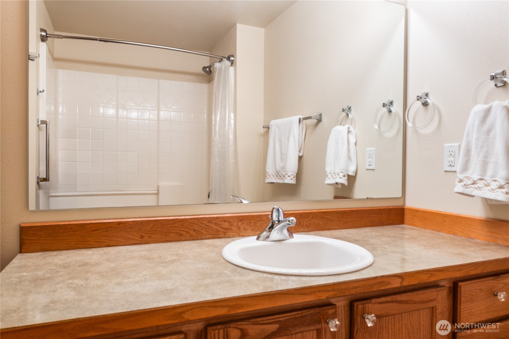 1011 E Sunset Hill Road Property Photo 15