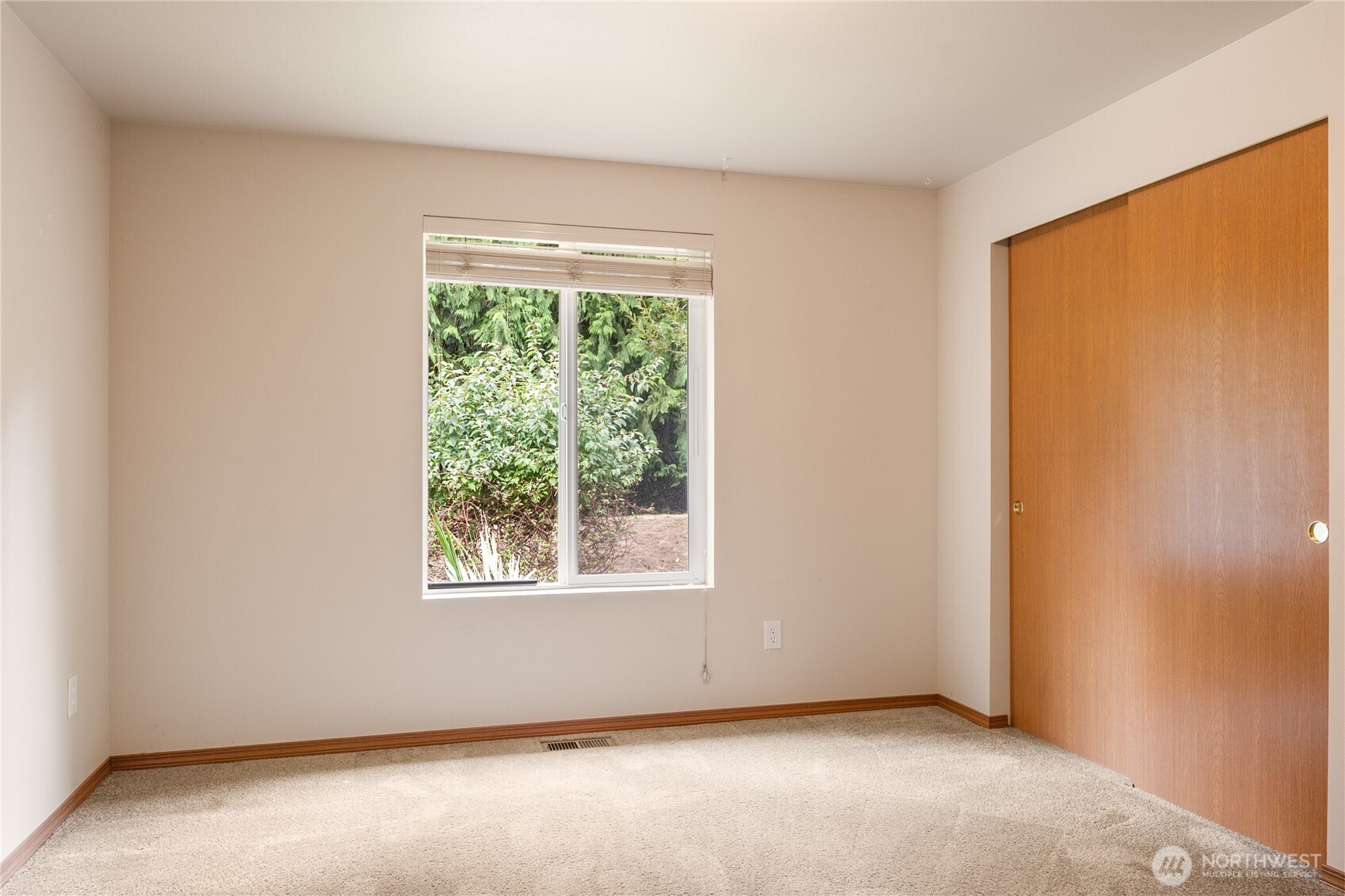 1011 E Sunset Hill Road Property Photo 16