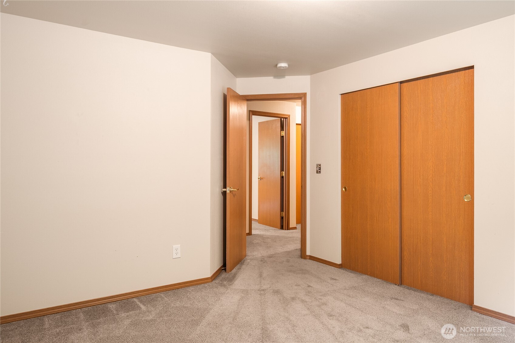 1011 E Sunset Hill Road Property Photo 19