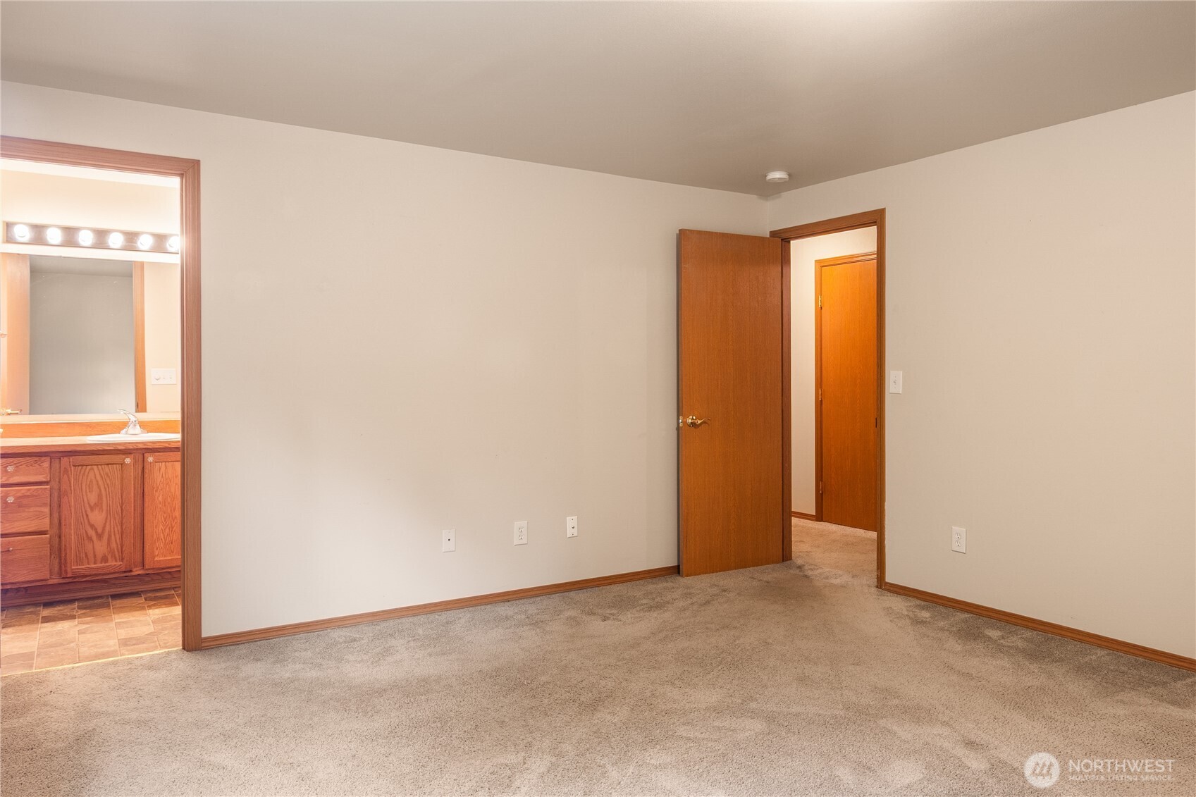 1011 E Sunset Hill Road Property Photo 22