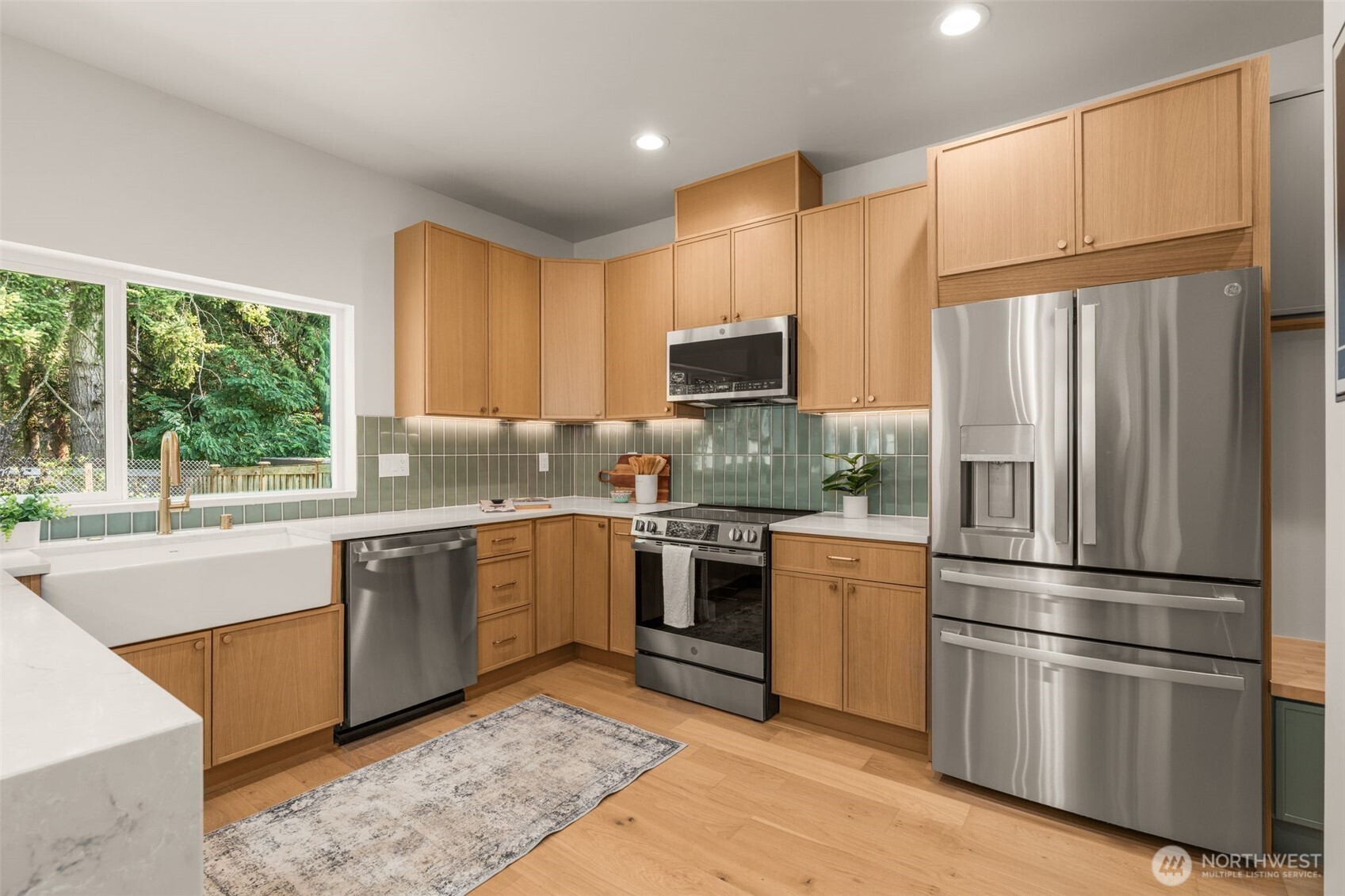 10530 Ashworth Avenue B Property Photo 9