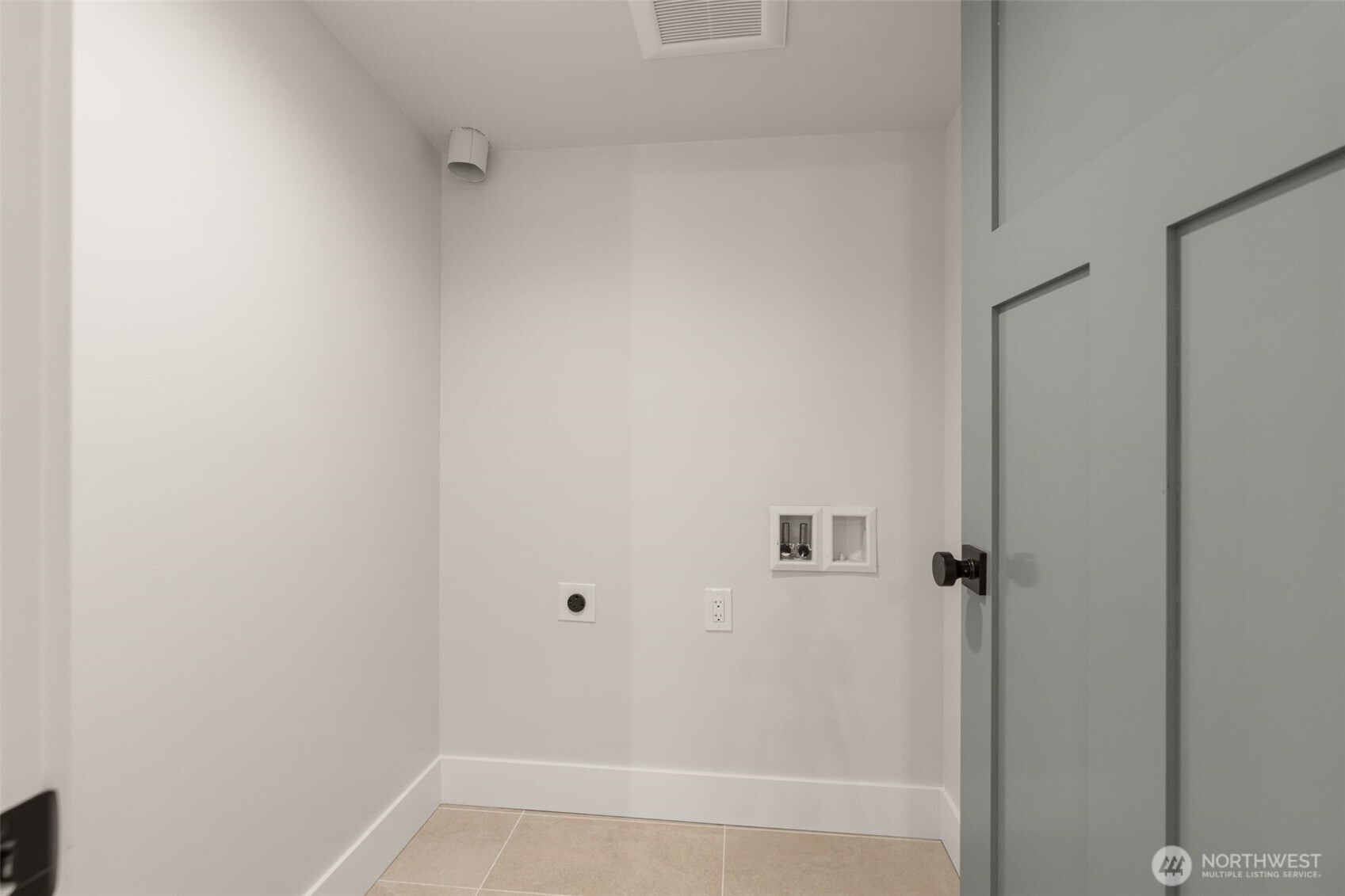10530 Ashworth Avenue B Property Photo 16