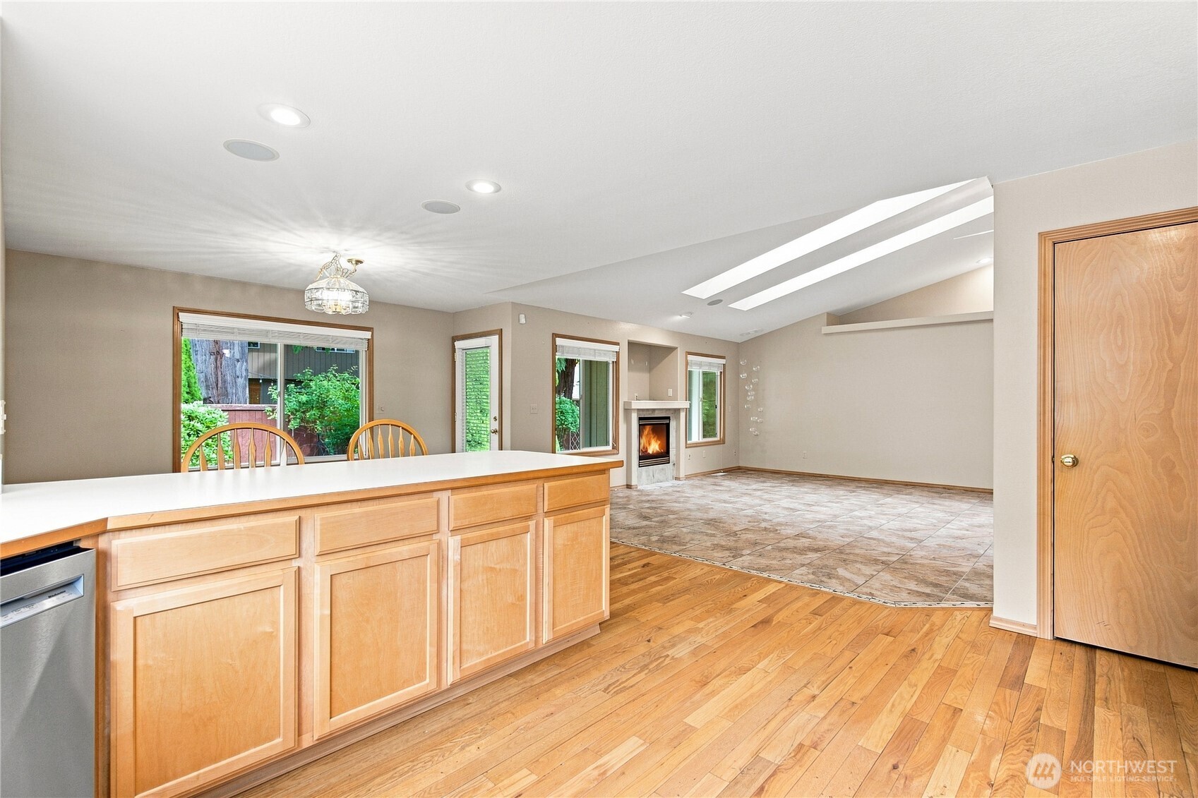 1846 53rd Loop Property Photo 7