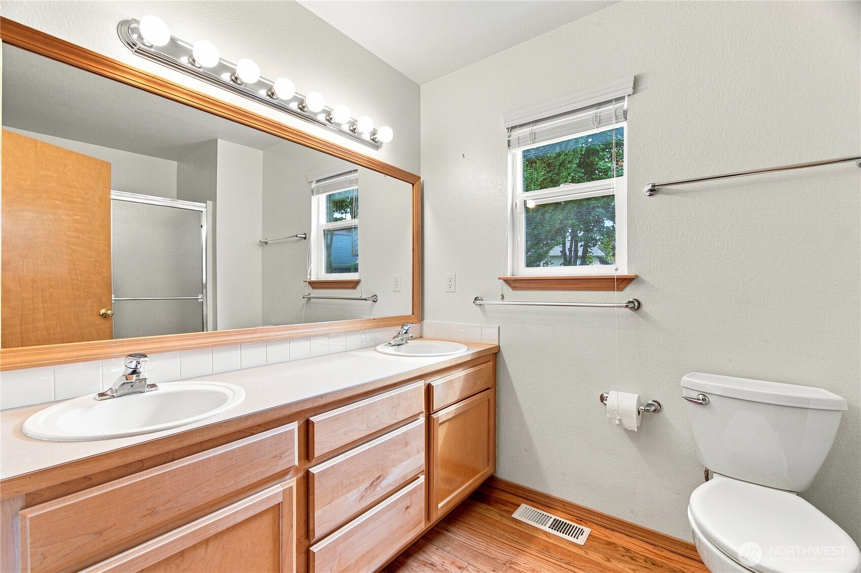1846 53rd Loop Property Photo 15