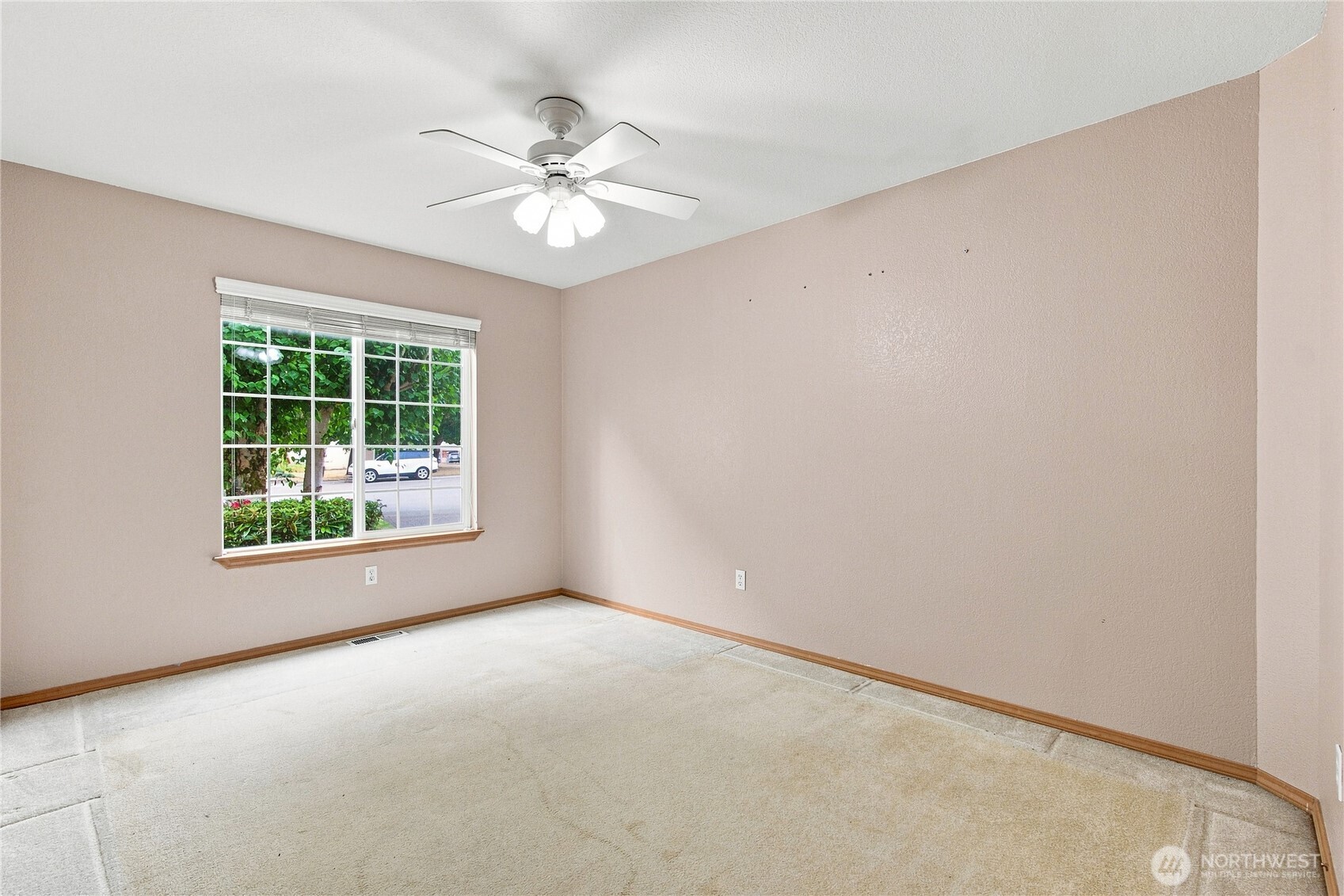 1846 53rd Loop Property Photo 19