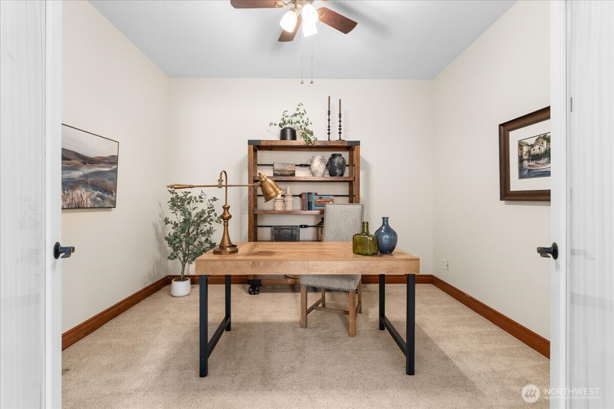 29 S Meadowbrook Lane Property Photo 8