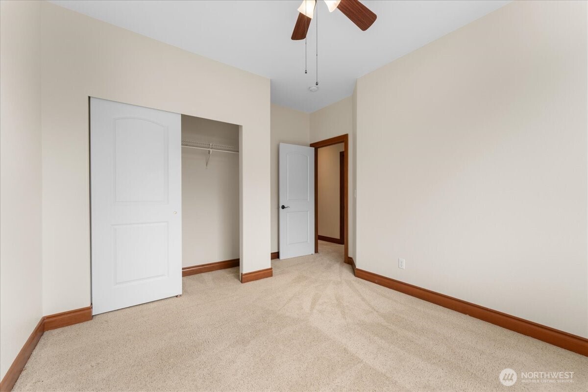 29 S Meadowbrook Lane Property Photo 27
