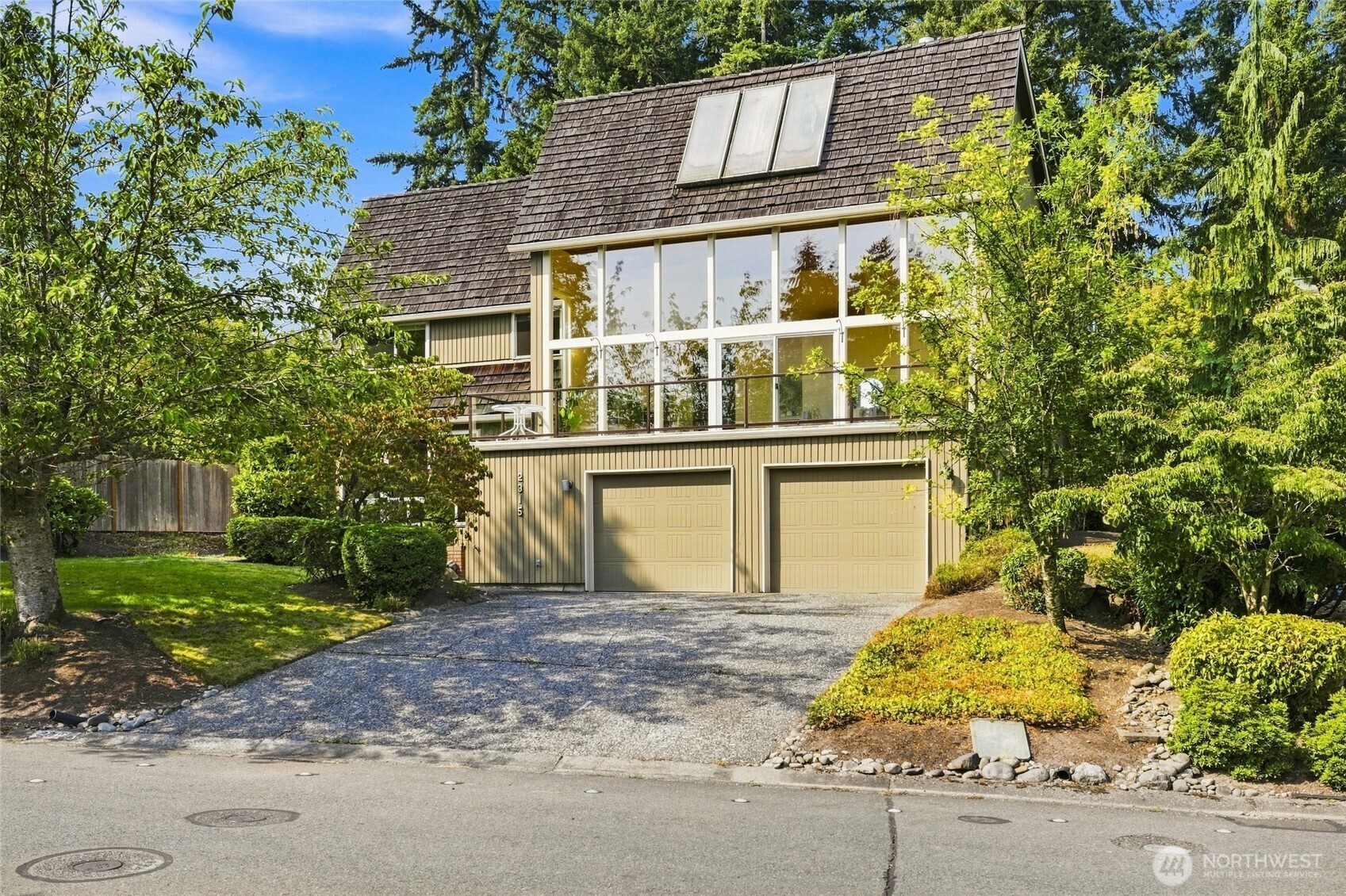 2315 140th Place Property Photo 2
