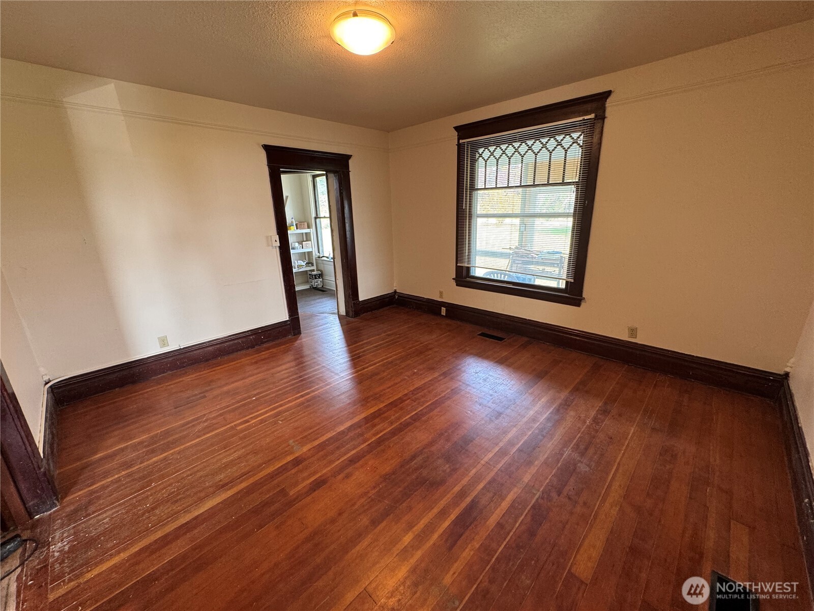 2573180 Property Photo 11