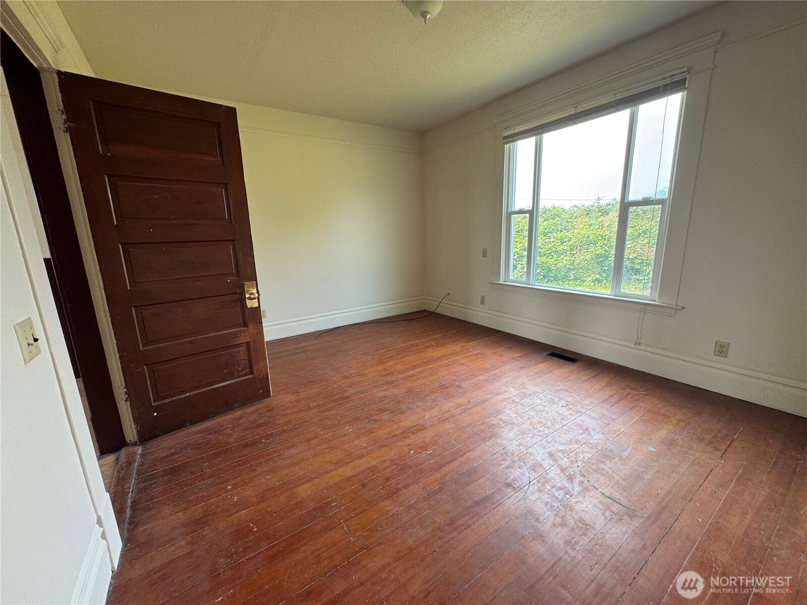 2573180 Property Photo 14