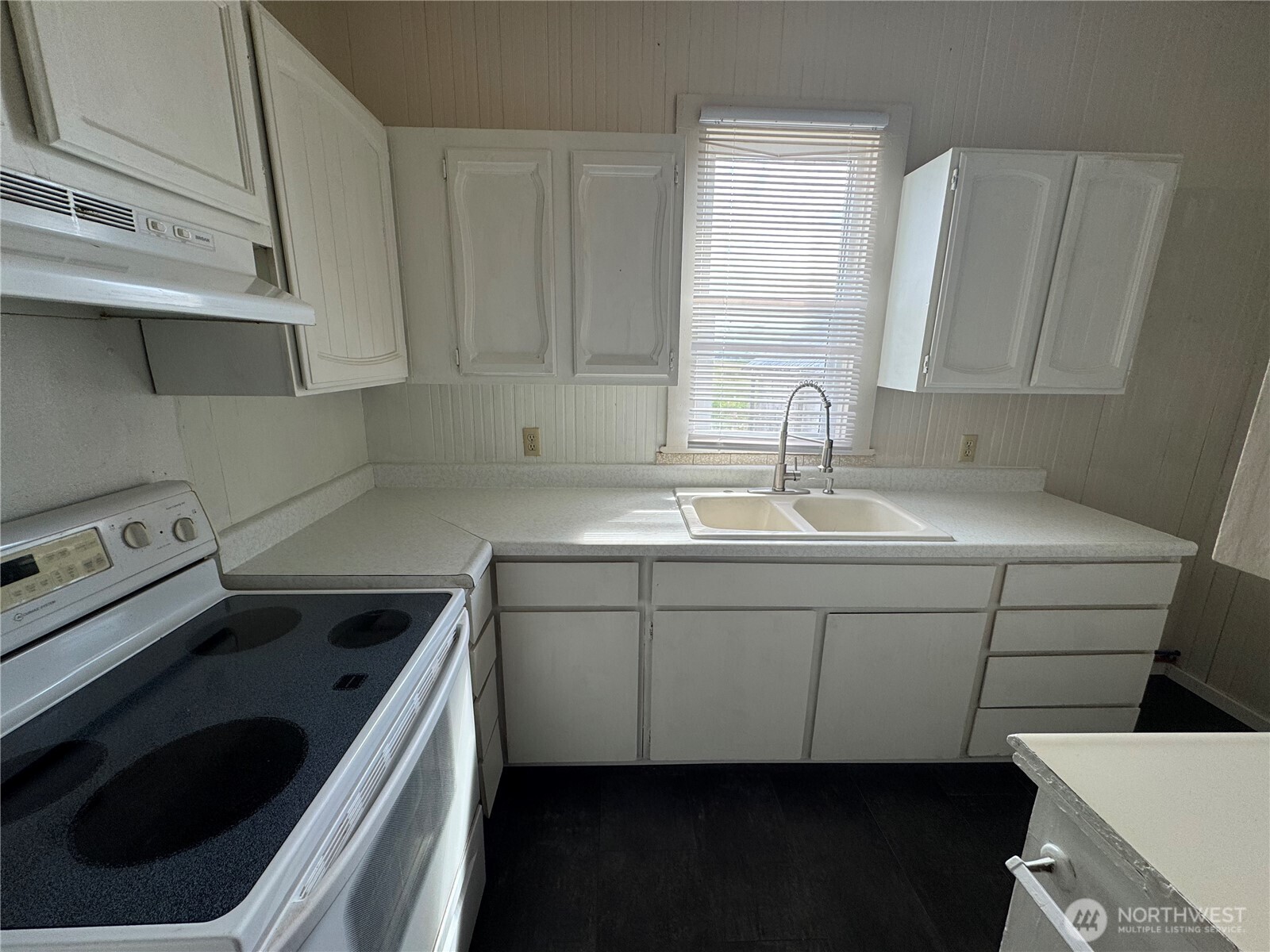 2573180 Property Photo 16
