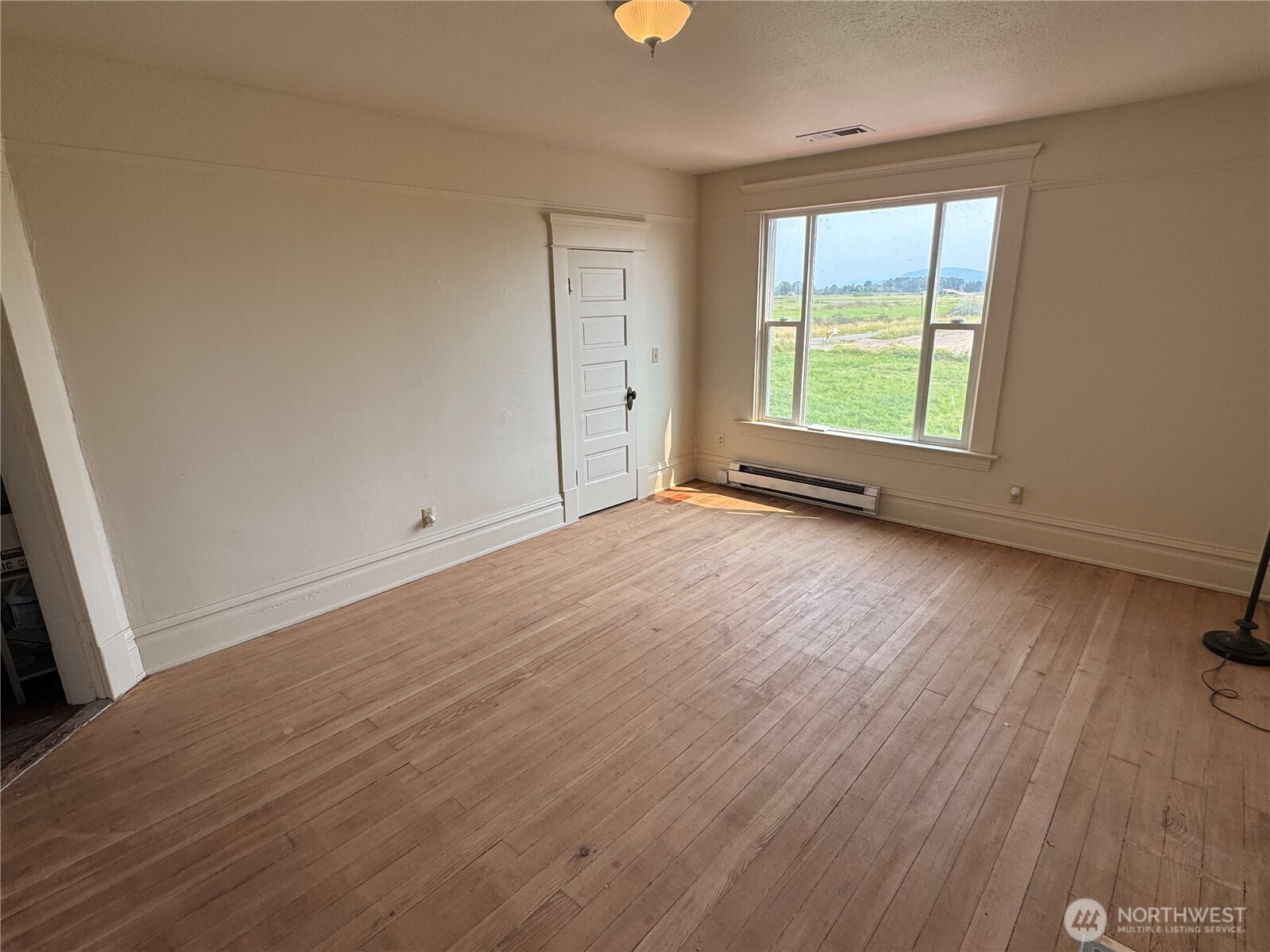 2573180 Property Photo 19