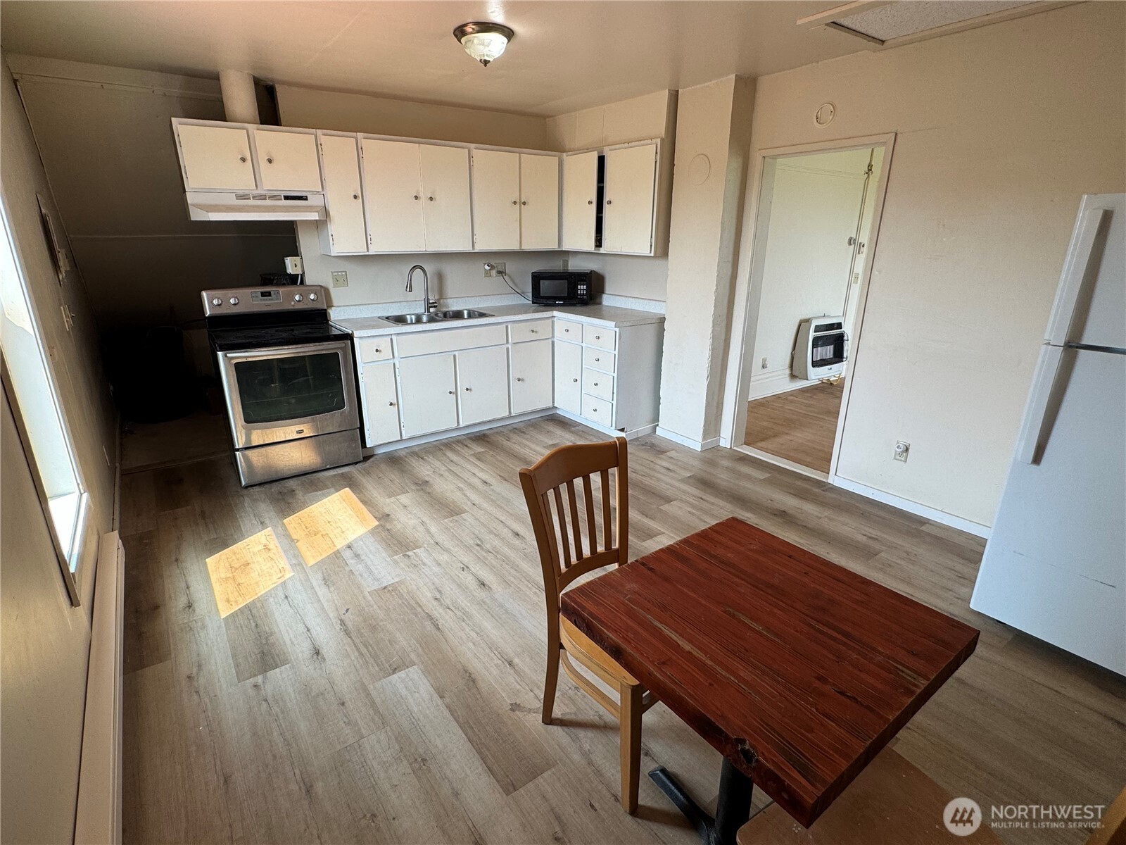 2573180 Property Photo 23