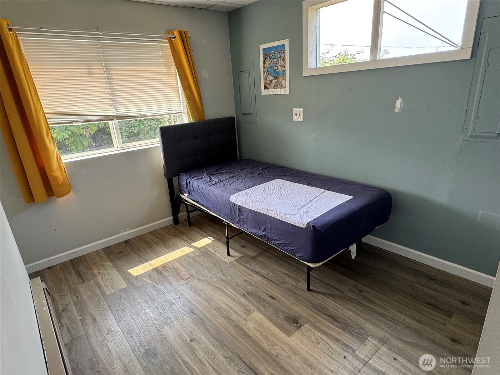 2573180 Property Photo 28