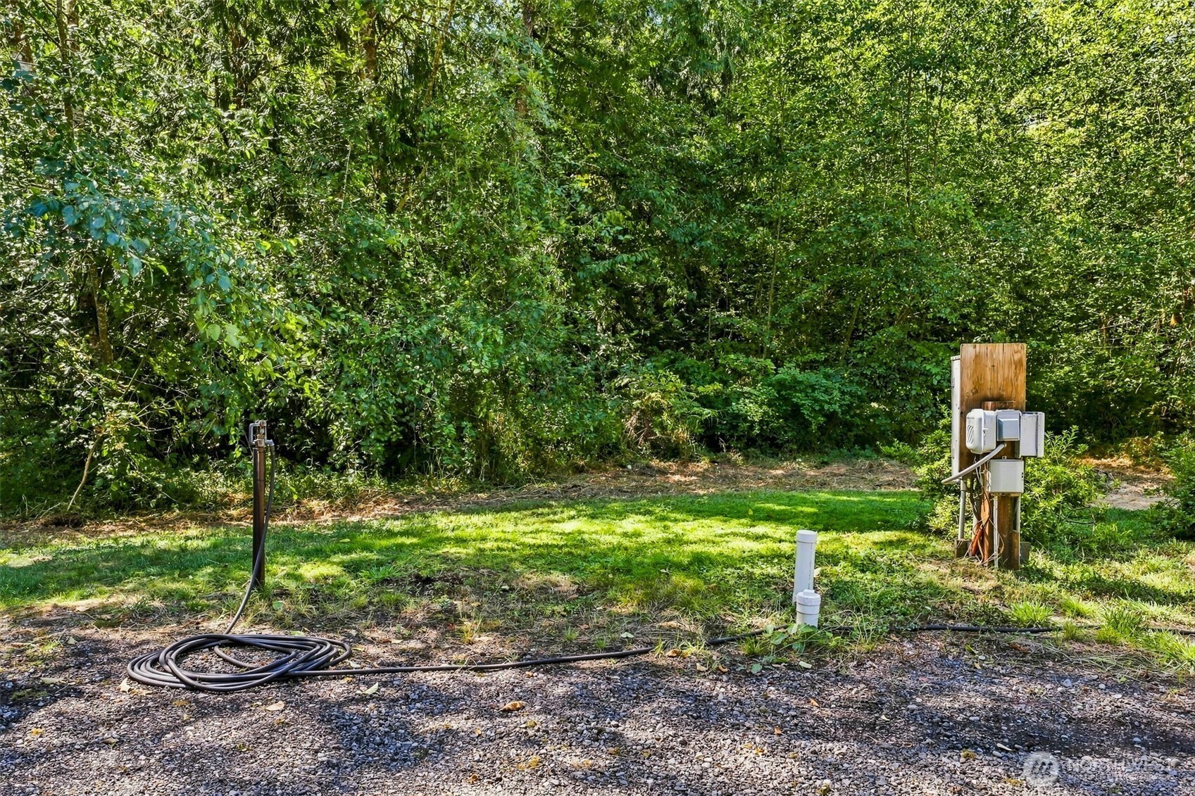 2011 35th Lane Property Photo 4