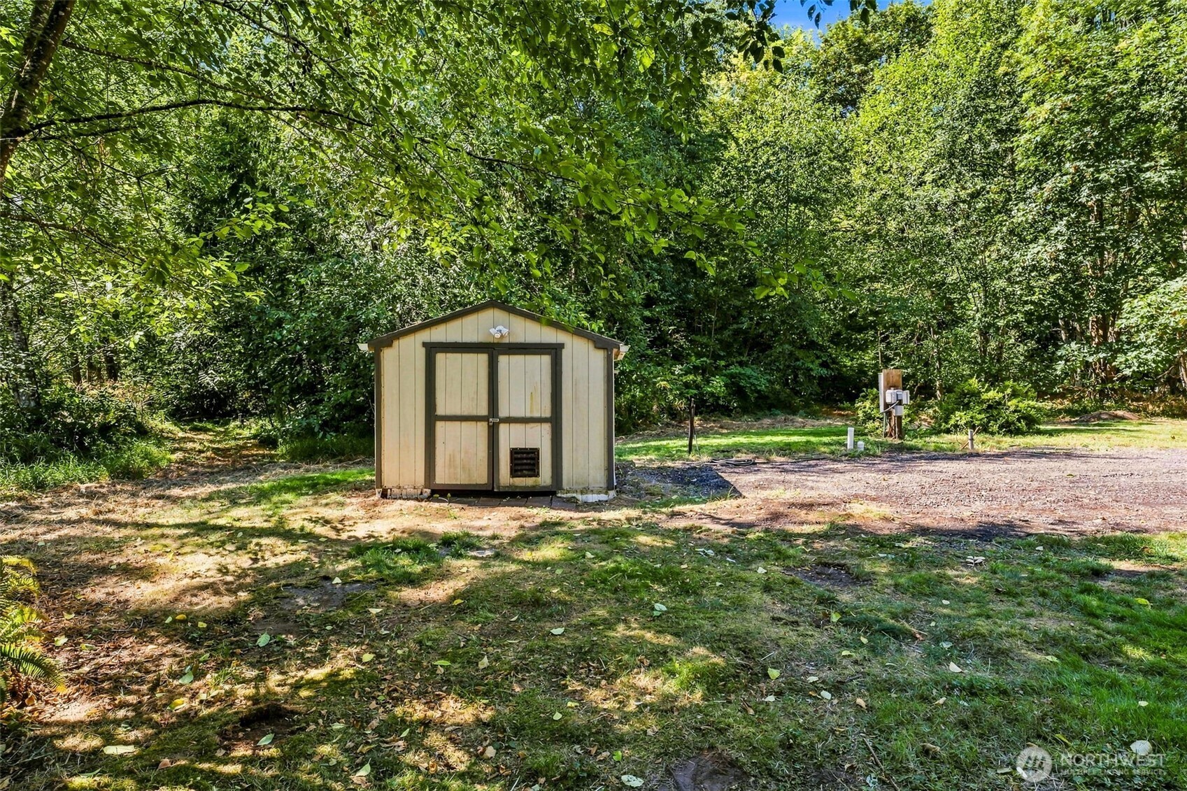 2011 35th Lane Property Photo 5