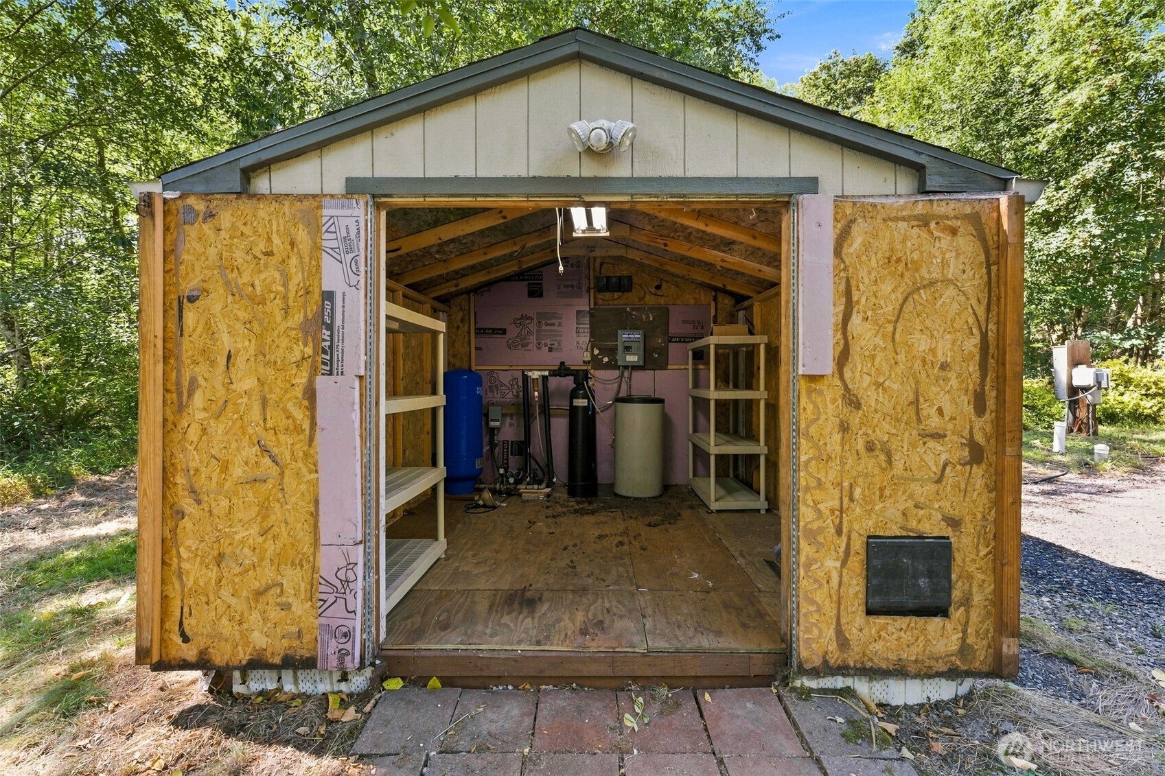 2011 35th Lane Property Photo 6