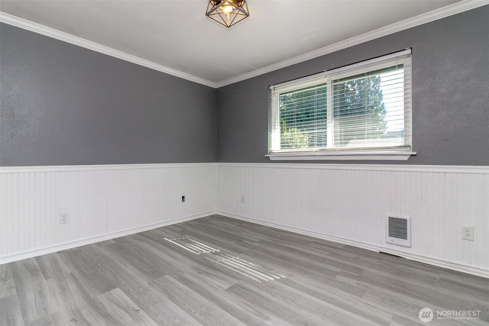 24410 Terrace Pl Property Photo 16