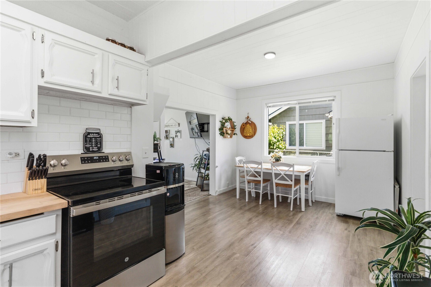 704 Columbia Street Property Photo 10