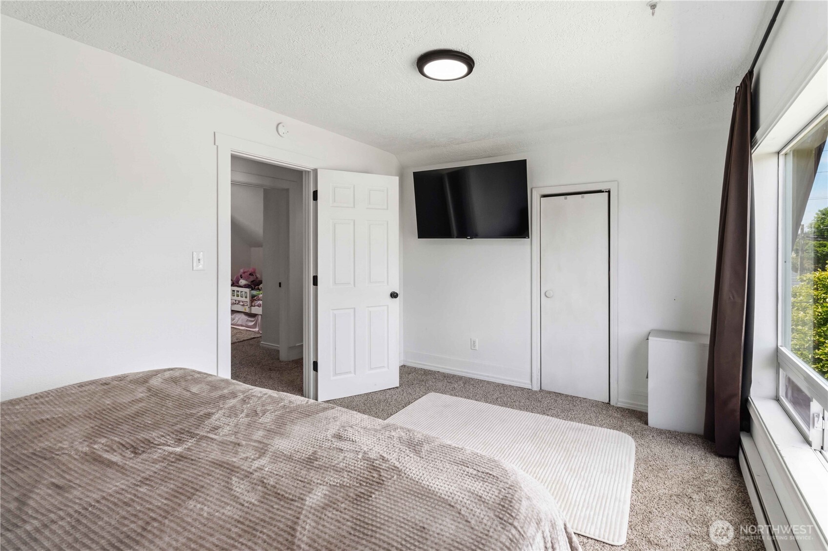 704 Columbia Street Property Photo 14