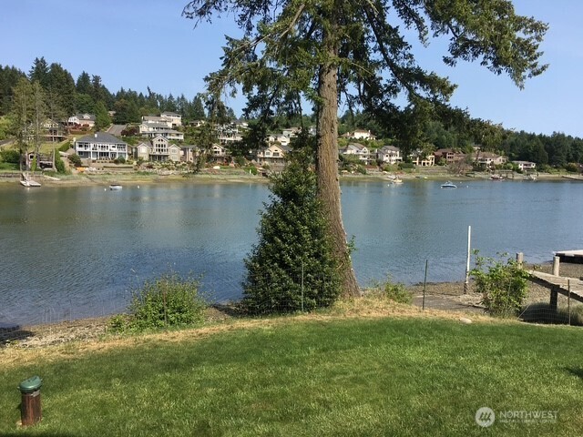 5744 Lagoon Lane Property Photo 2