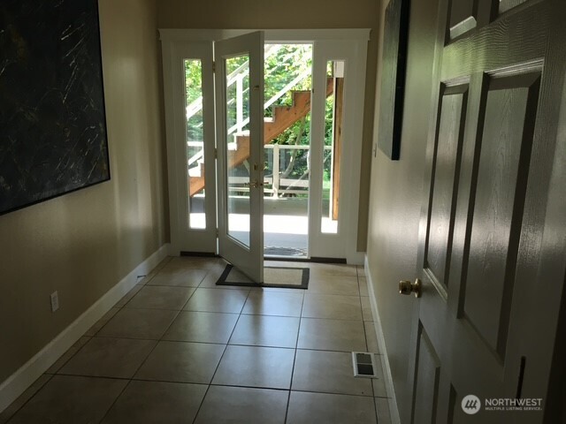 5744 Lagoon Lane Property Photo 8