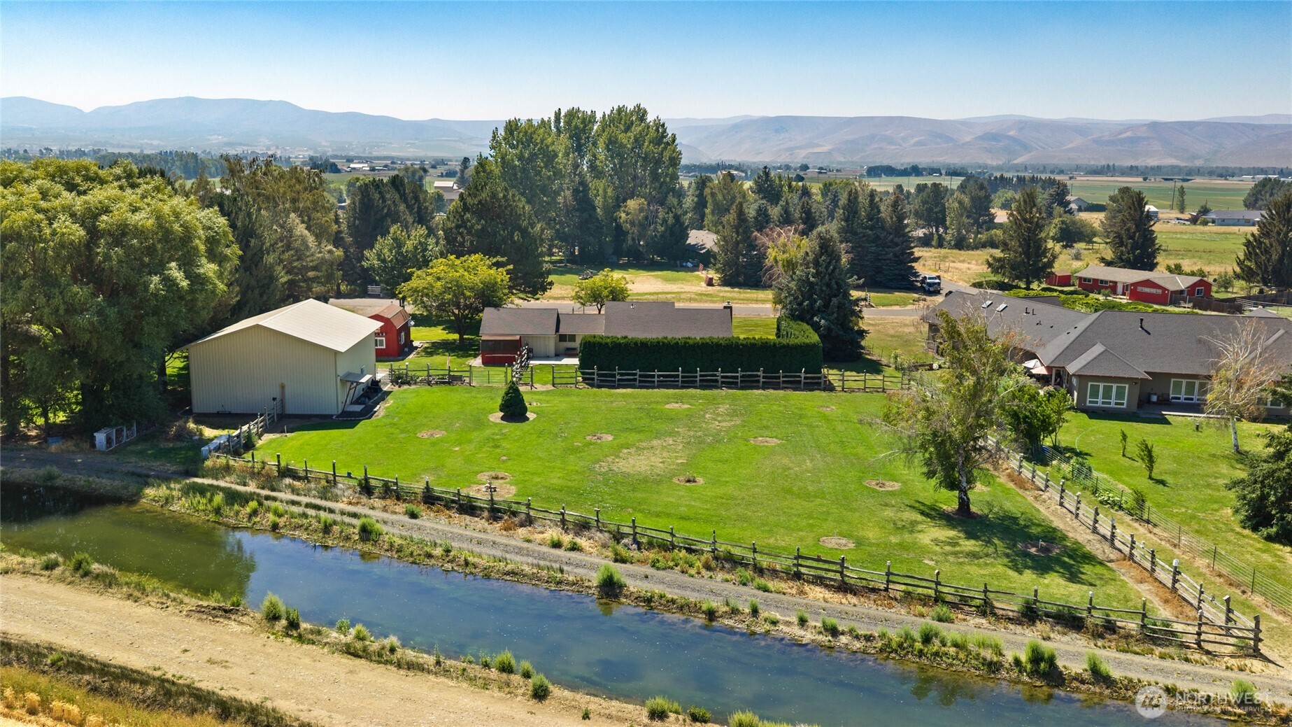 220 E Willis Road Property Photo 3