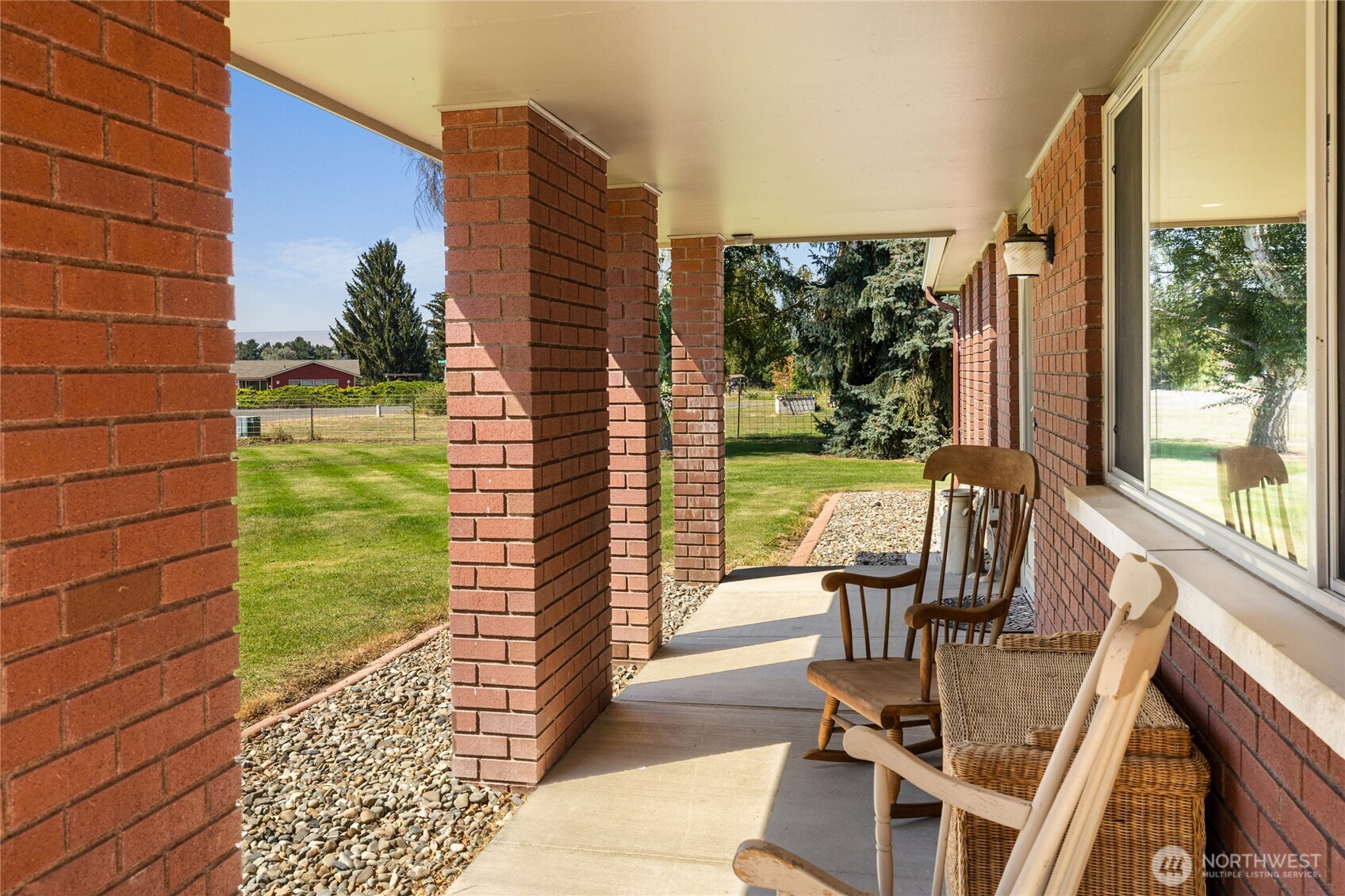 220 E Willis Road Property Photo 5