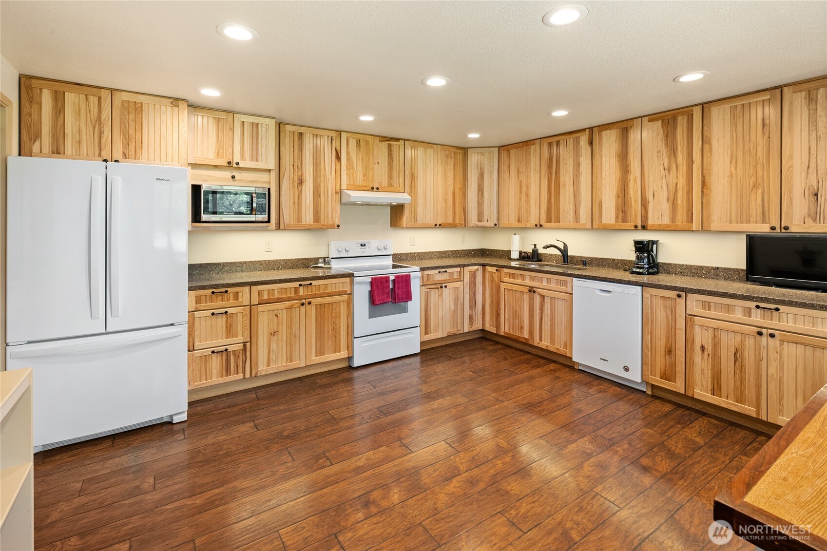 220 E Willis Road Property Photo 12