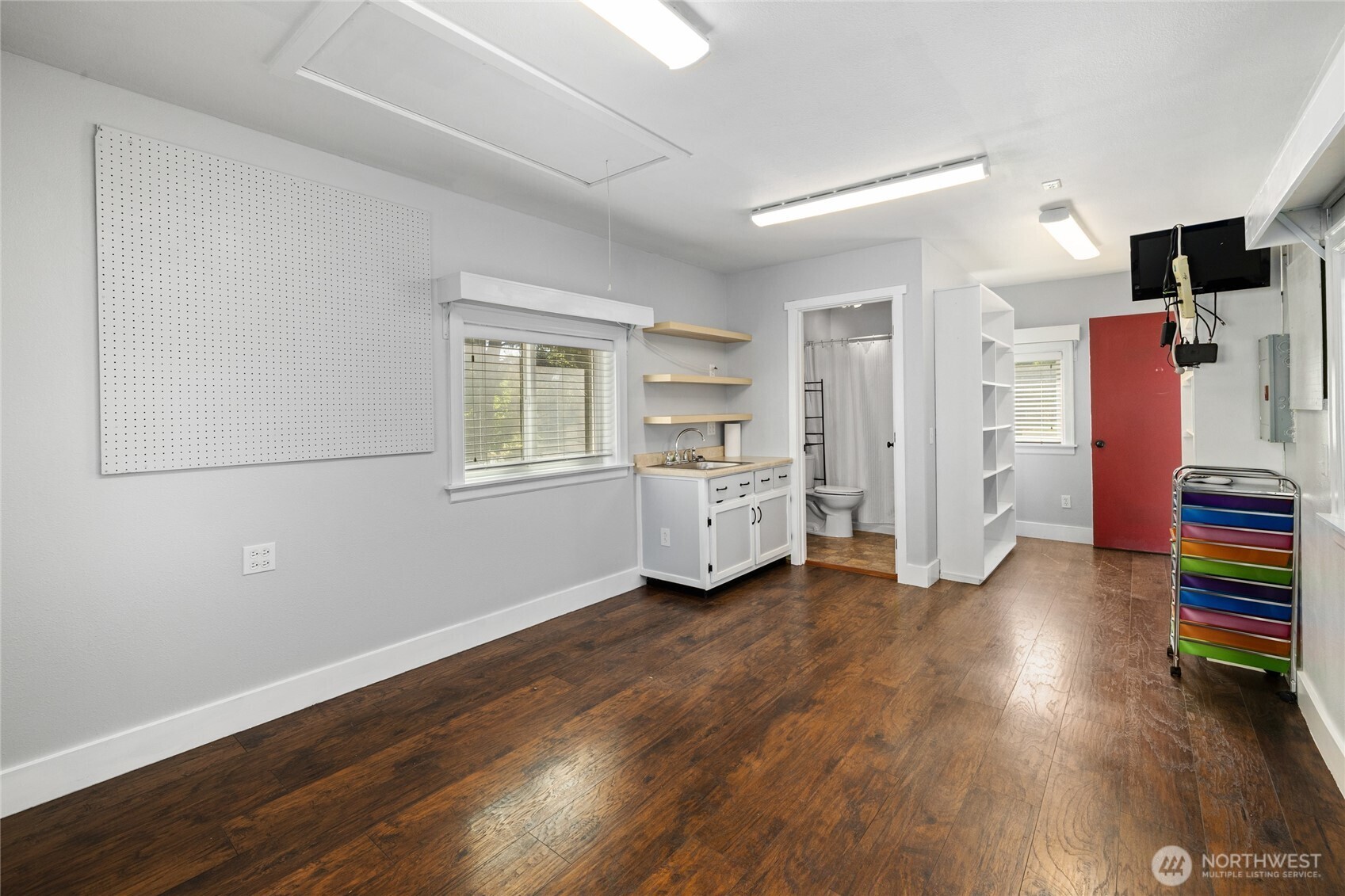 220 E Willis Road Property Photo 27