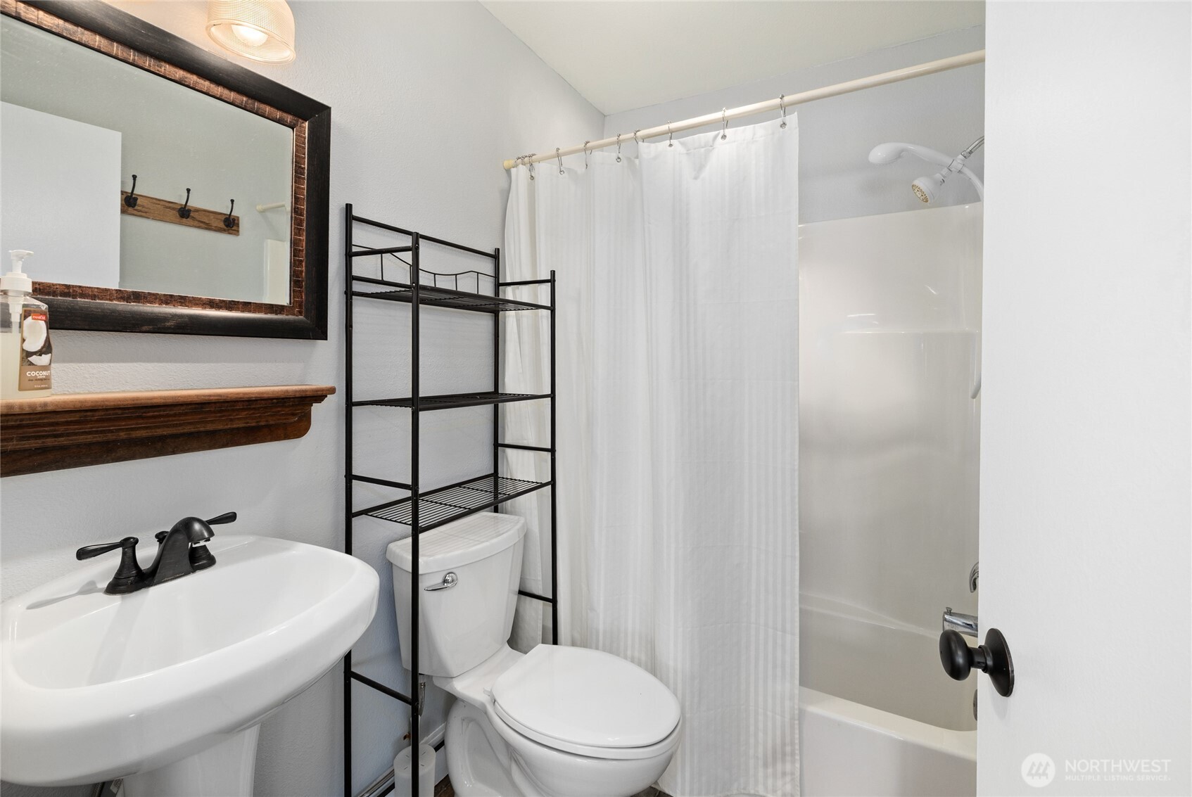 220 E Willis Road Property Photo 28