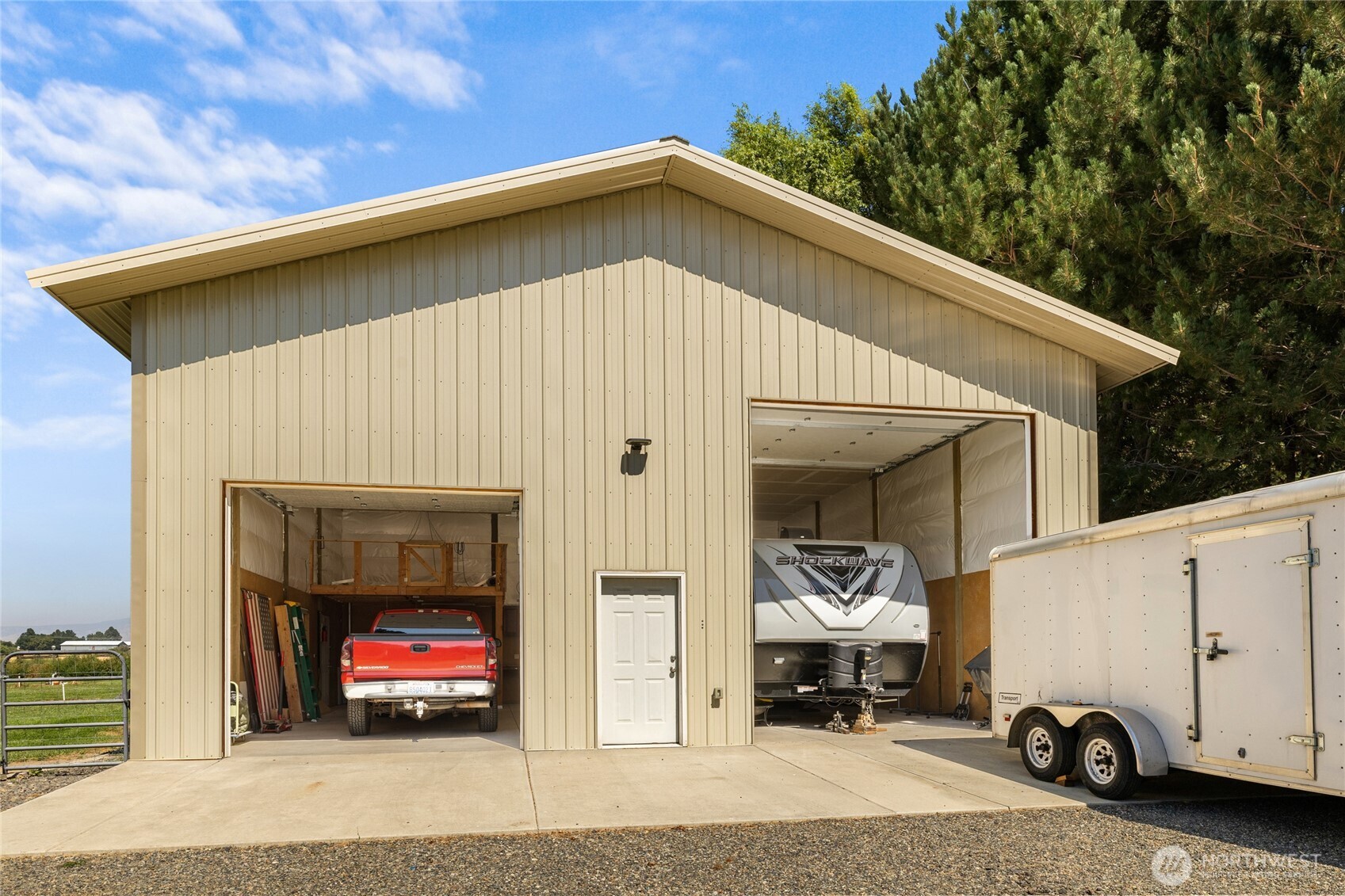 220 E Willis Road Property Photo 31