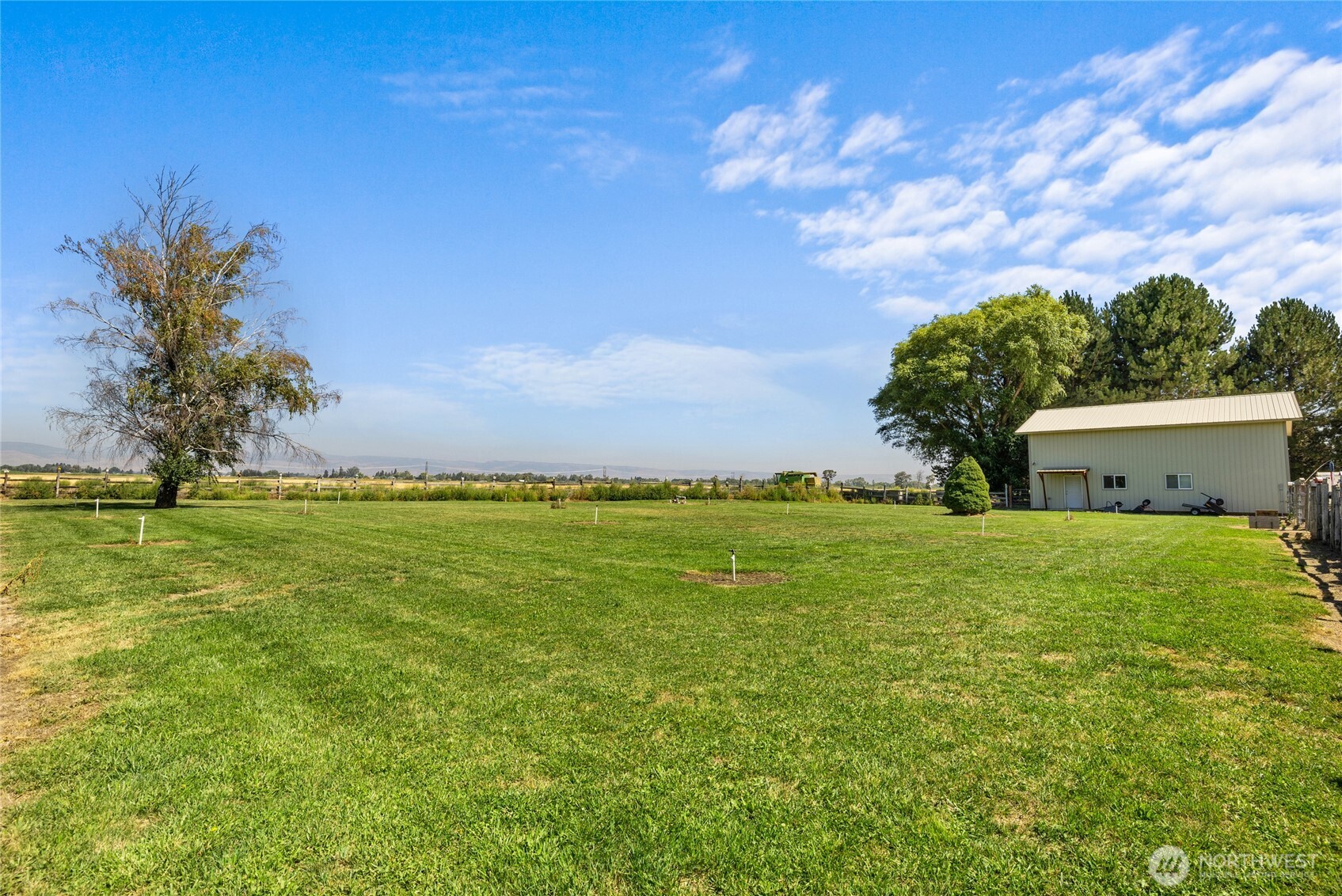 220 E Willis Road Property Photo 36