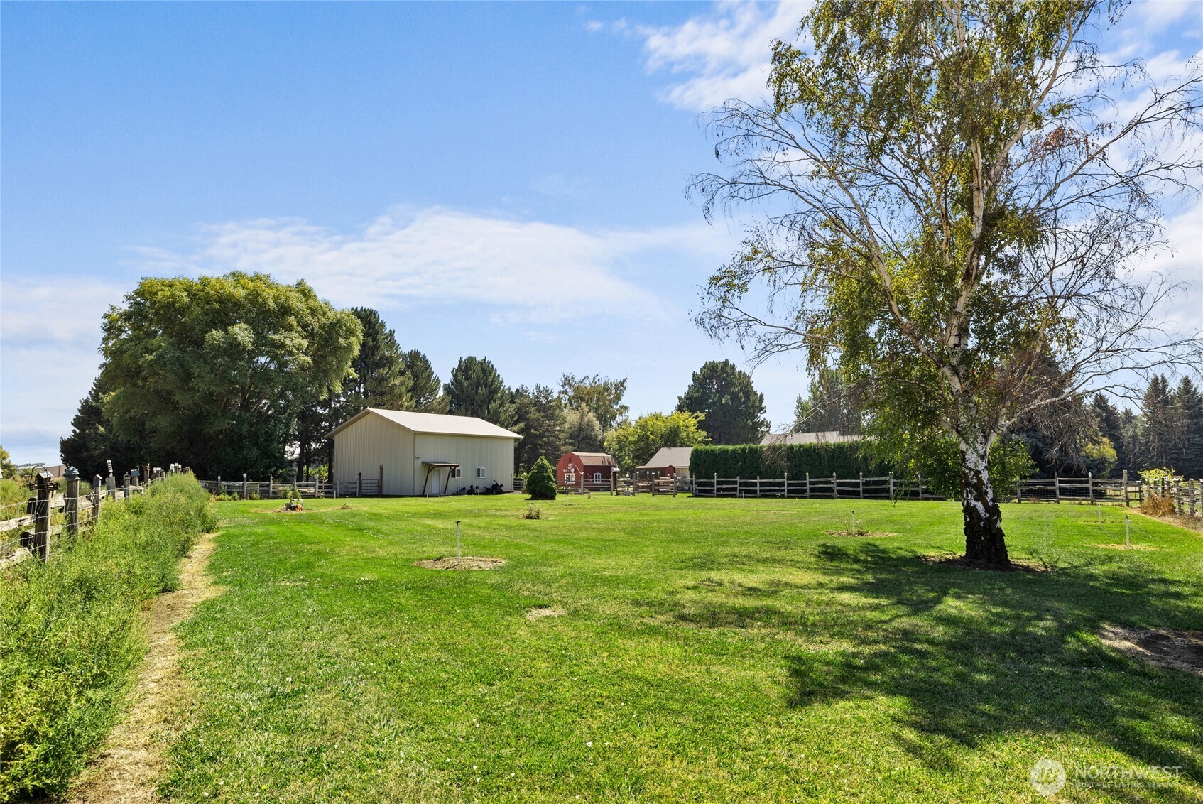 220 E Willis Road Property Photo 37