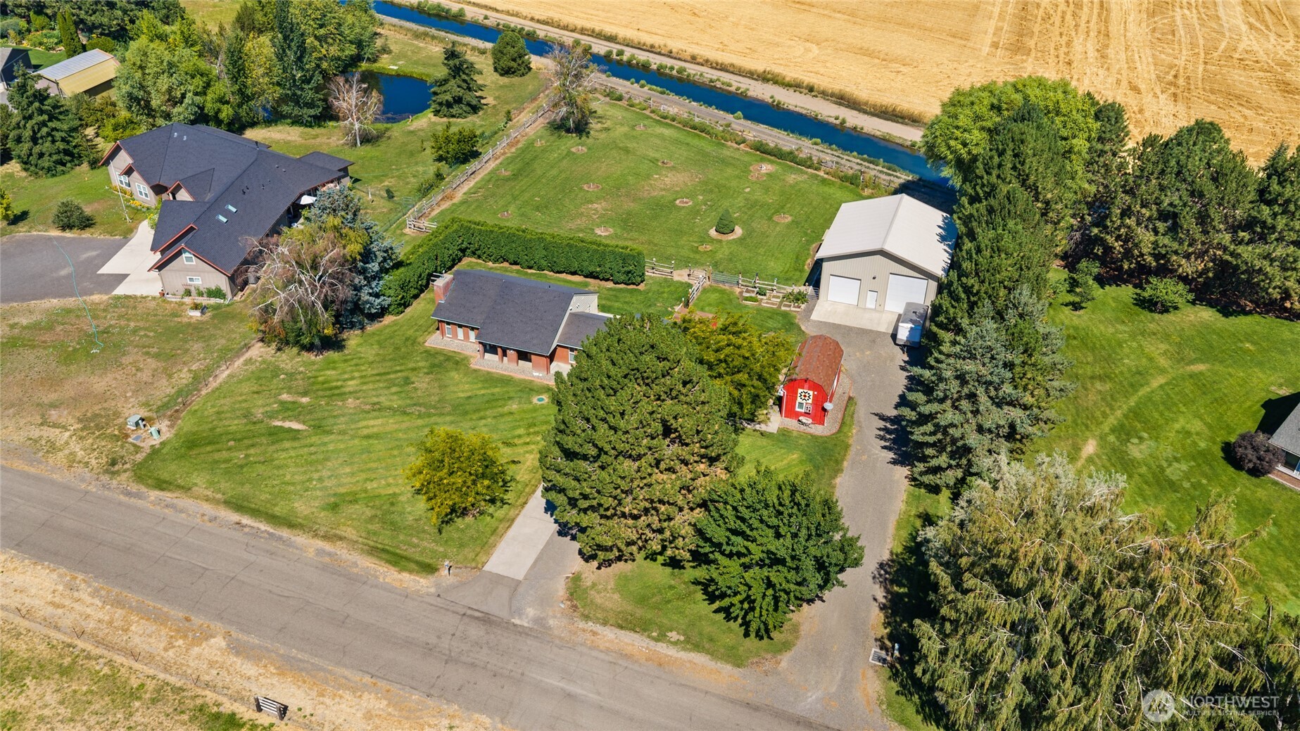 220 E Willis Road Property Photo 39