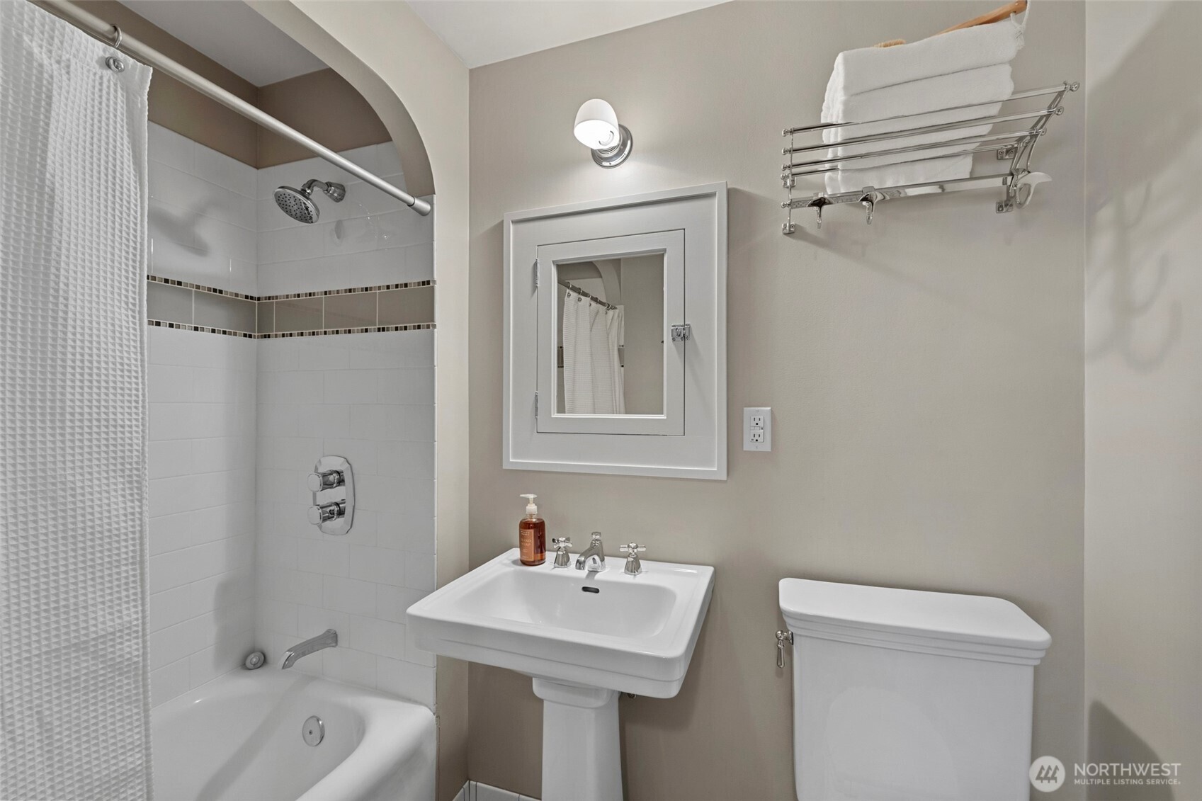 2634 Franklin Avenue 202 Property Photo 15