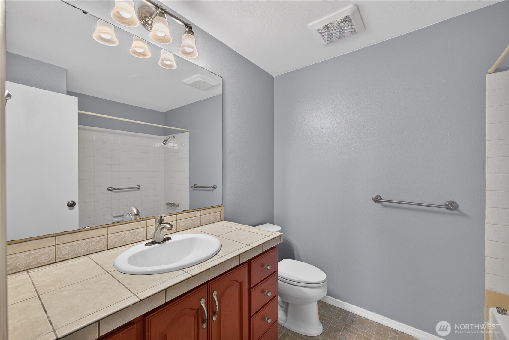 7825 Highland Drive Property Photo 11